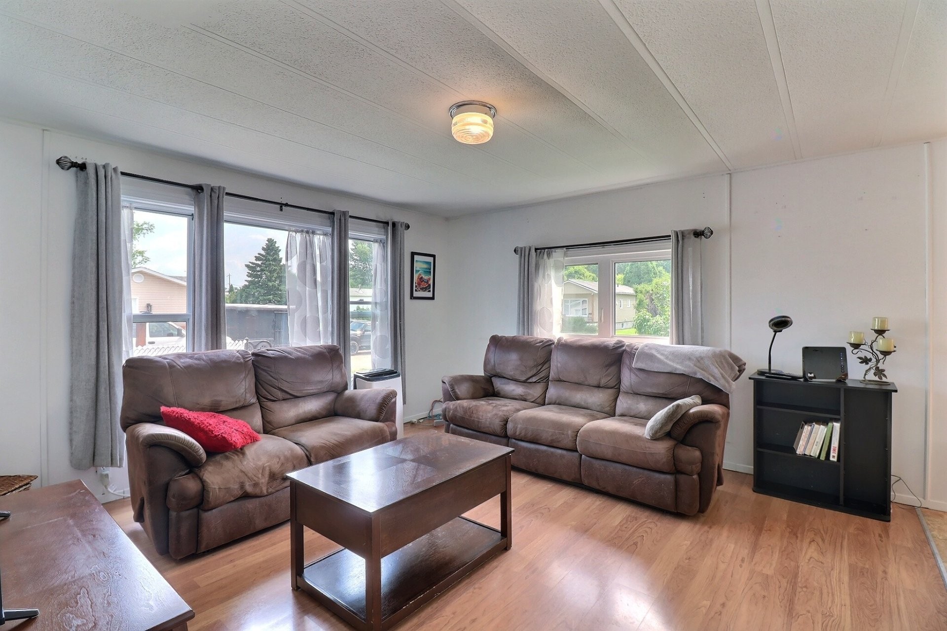 









1985


Rue des Tulipes

,
Saguenay (Chicoutimi),




QC
G7H7T3

