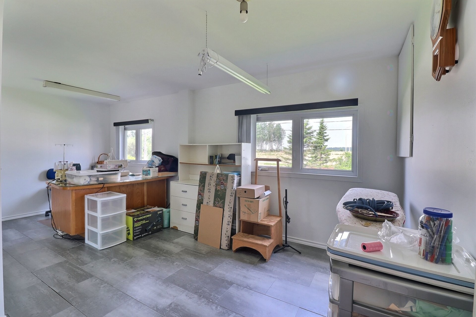 









1985


Rue des Tulipes

,
Saguenay (Chicoutimi),




QC
G7H7T3

