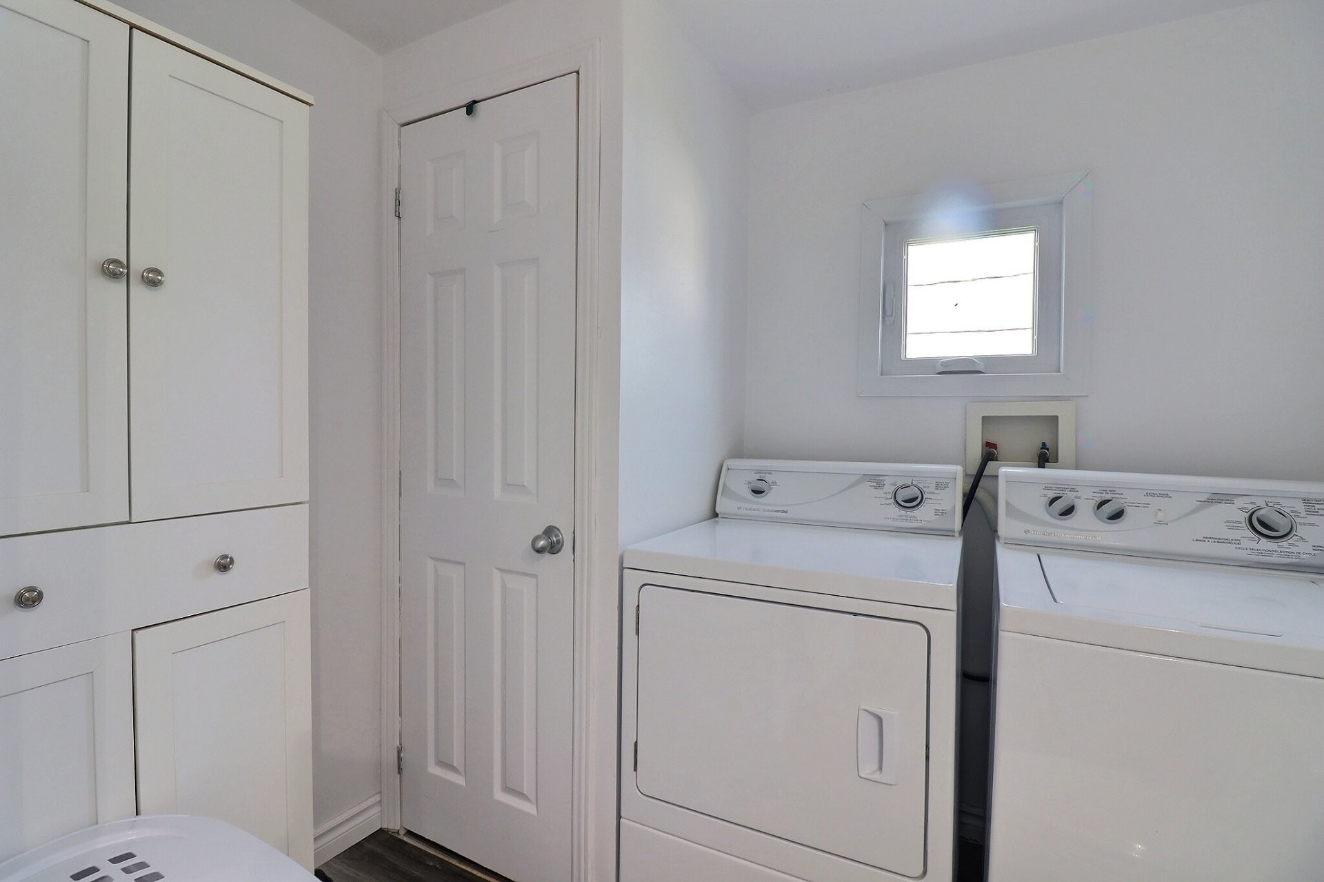 









1985


Rue des Tulipes

,
Saguenay (Chicoutimi),




QC
G7H7T3

