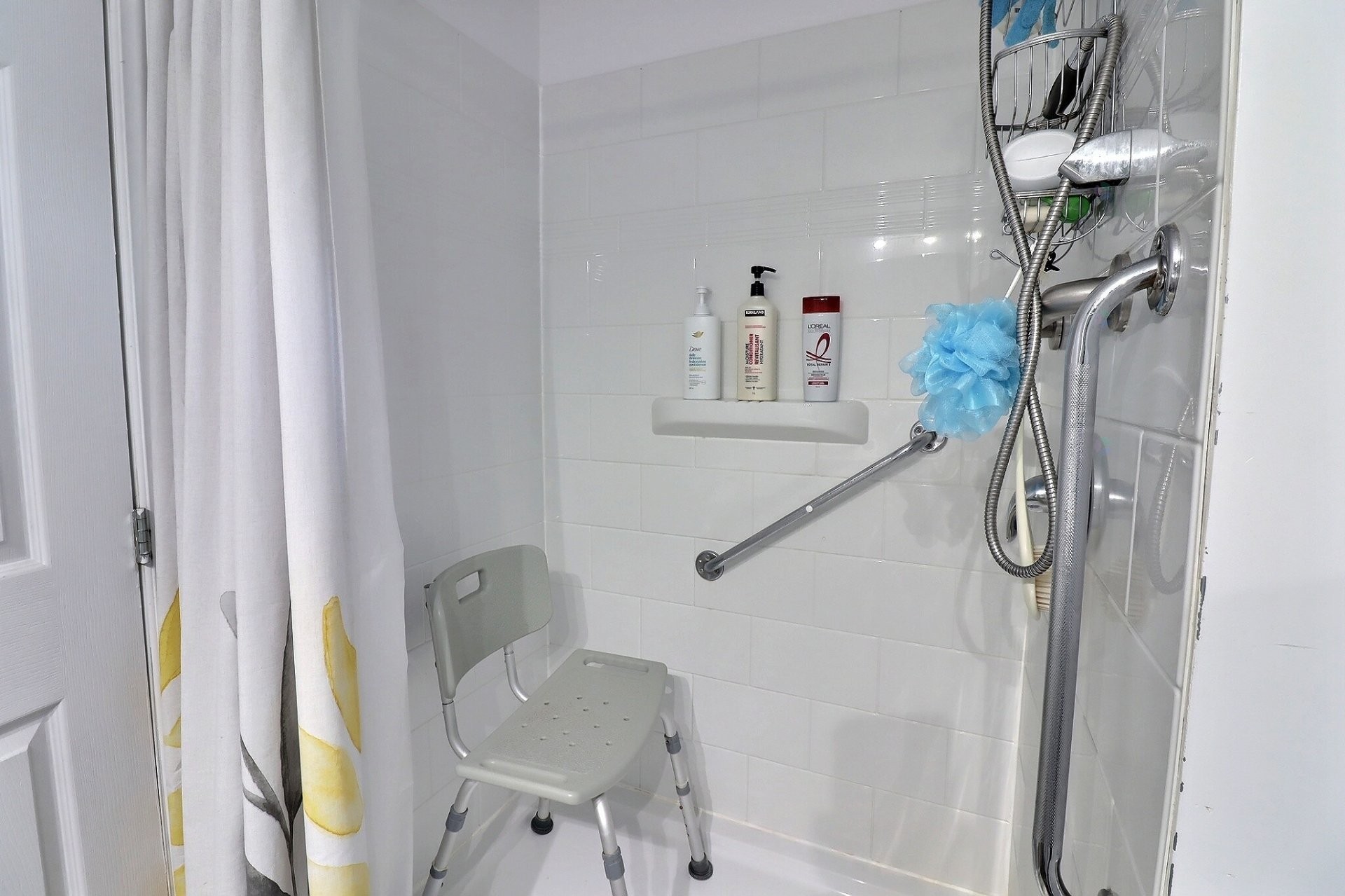









1985


Rue des Tulipes

,
Saguenay (Chicoutimi),




QC
G7H7T3

