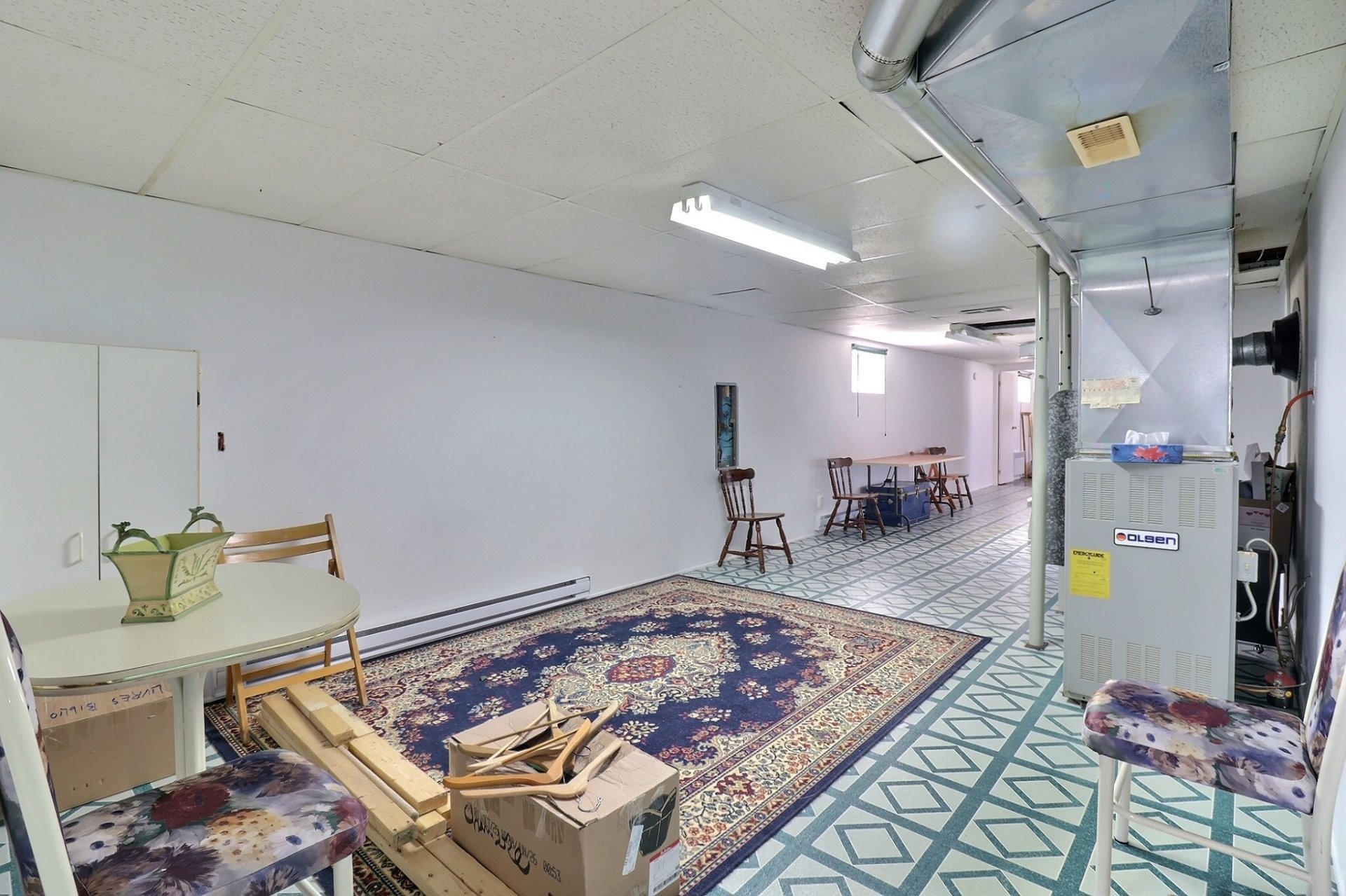 









1985


Rue des Tulipes

,
Saguenay (Chicoutimi),




QC
G7H7T3

