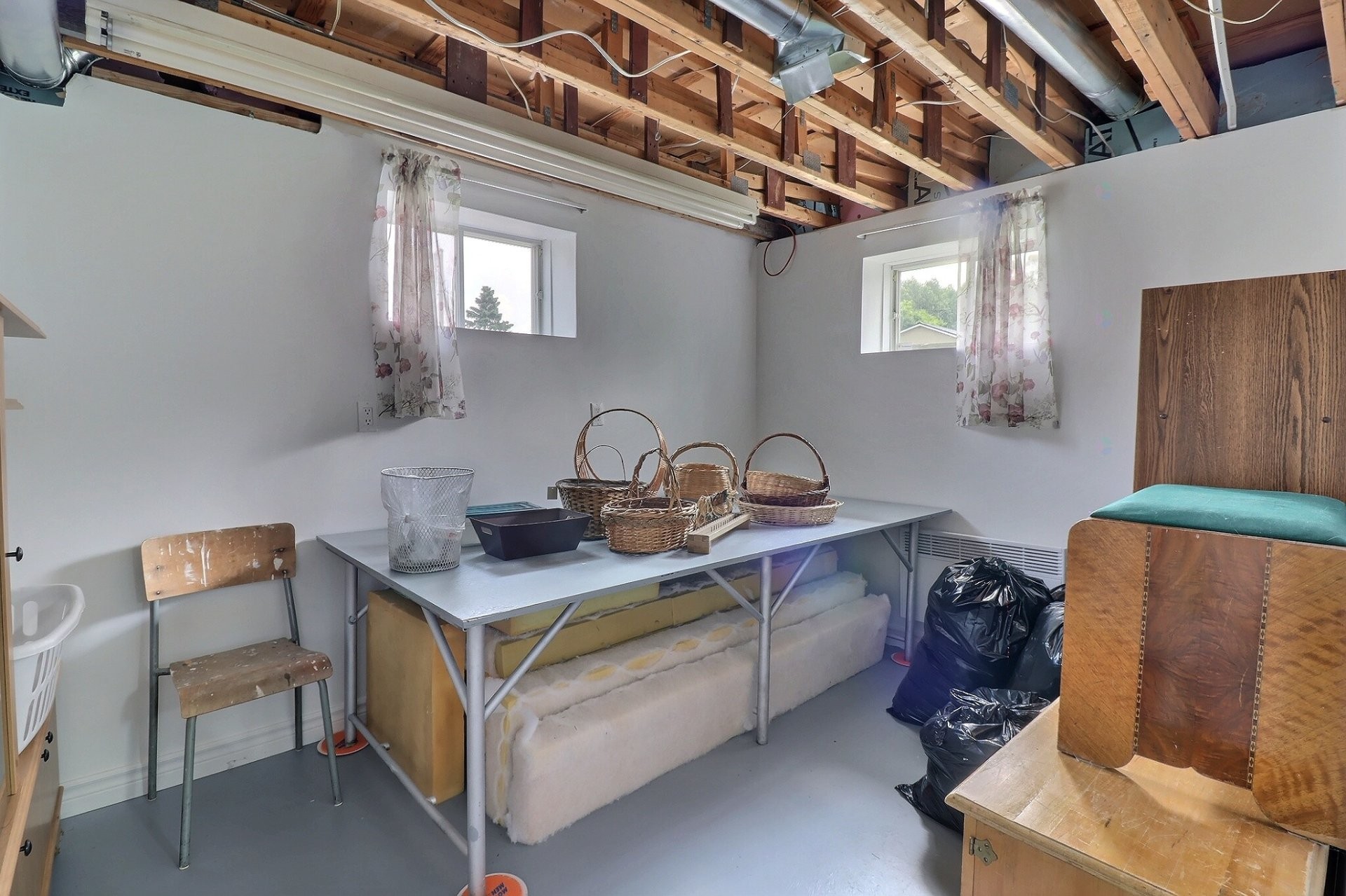 









1985


Rue des Tulipes

,
Saguenay (Chicoutimi),




QC
G7H7T3

