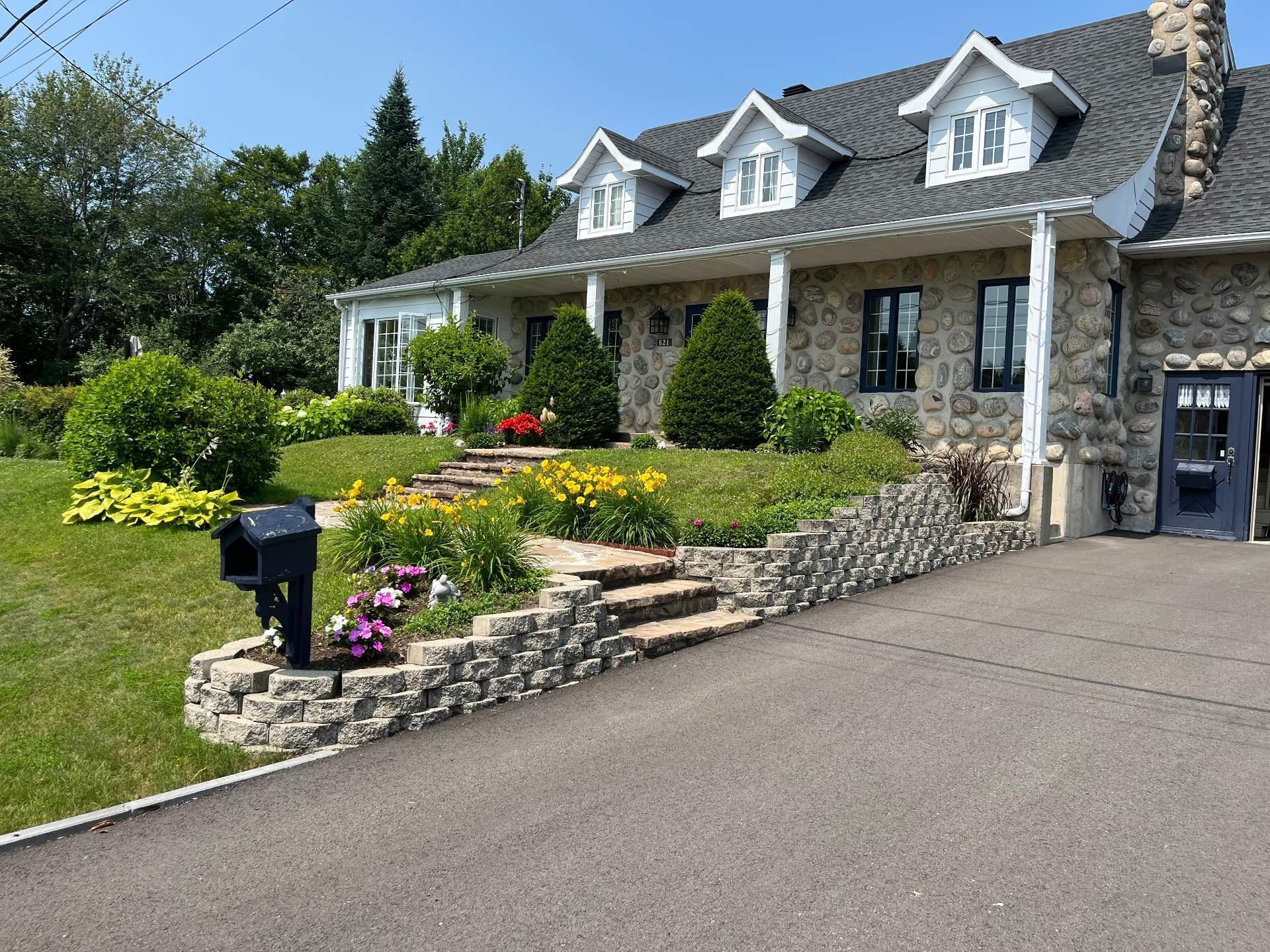 









621


Boul. Robitaille

,
Notre-Dame-du-Mont-Carmel,




QC
G0X3J0

