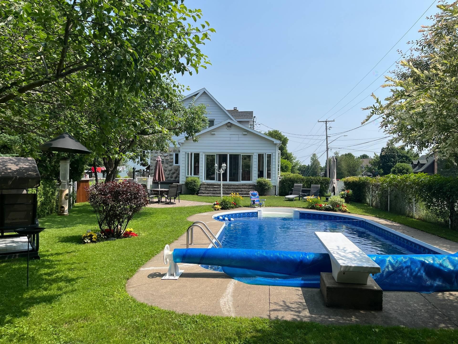 









621


Boul. Robitaille

,
Notre-Dame-du-Mont-Carmel,




QC
G0X3J0


