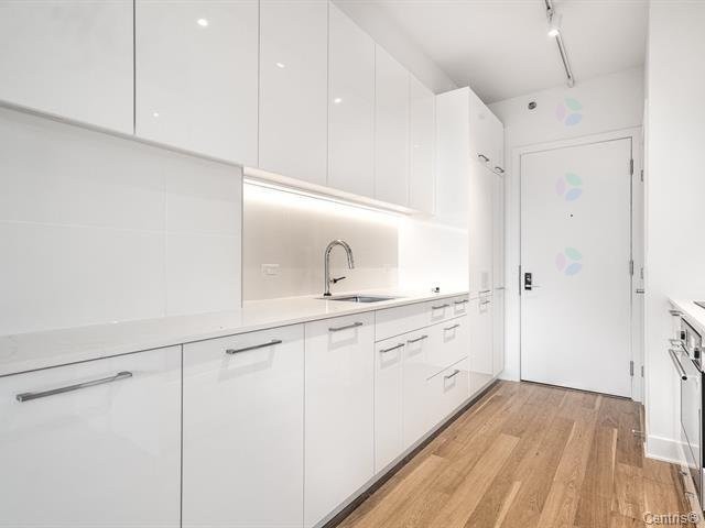 









2020


Boul. René-Lévesque O.

, 712,
Montréal (Ville-Marie),




QC
H3H0B4

