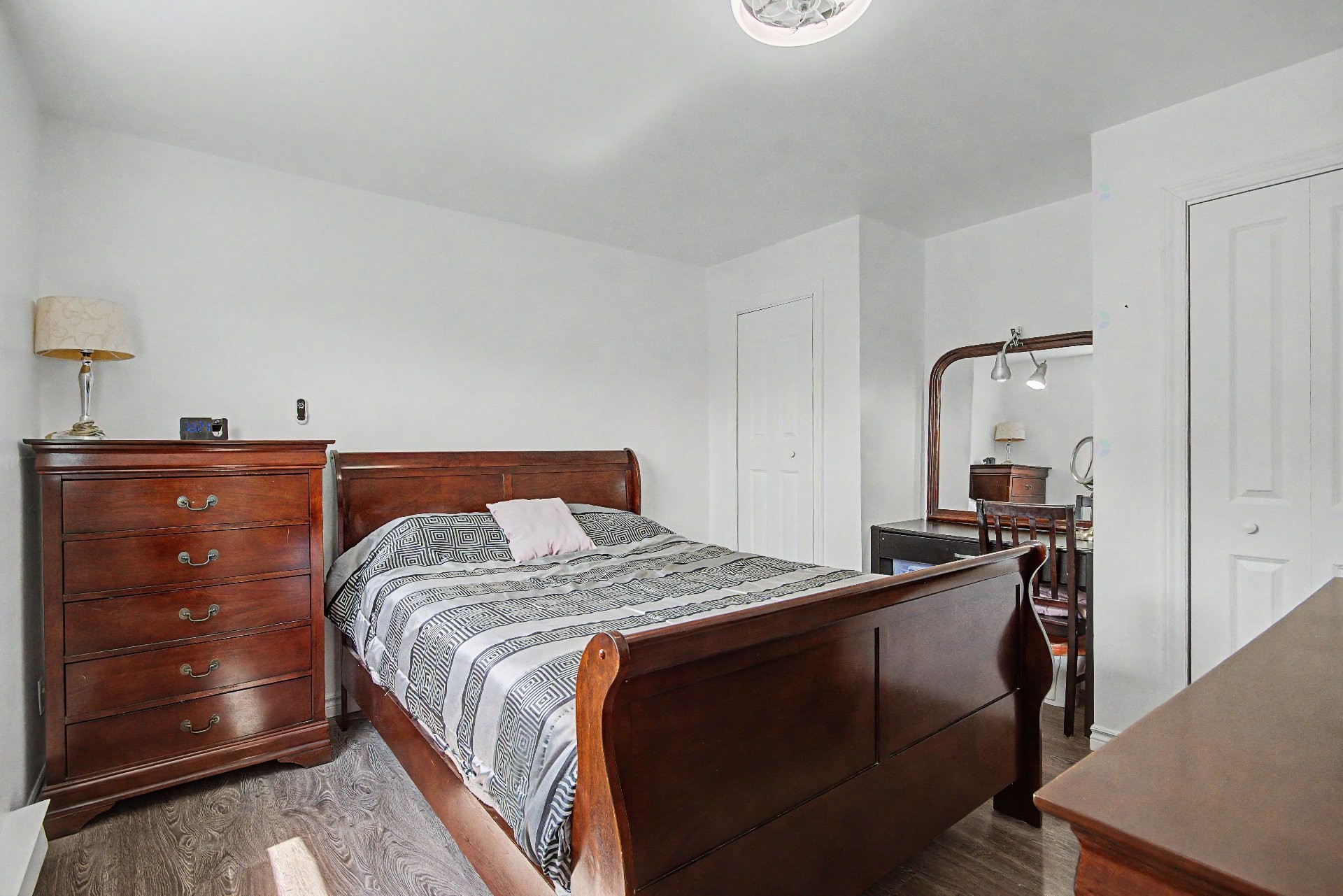 









3950


Boul. Sir-Wilfrid-Laurier

, 300,
Longueuil (Saint-Hubert),




QC
J3Y5Y9

