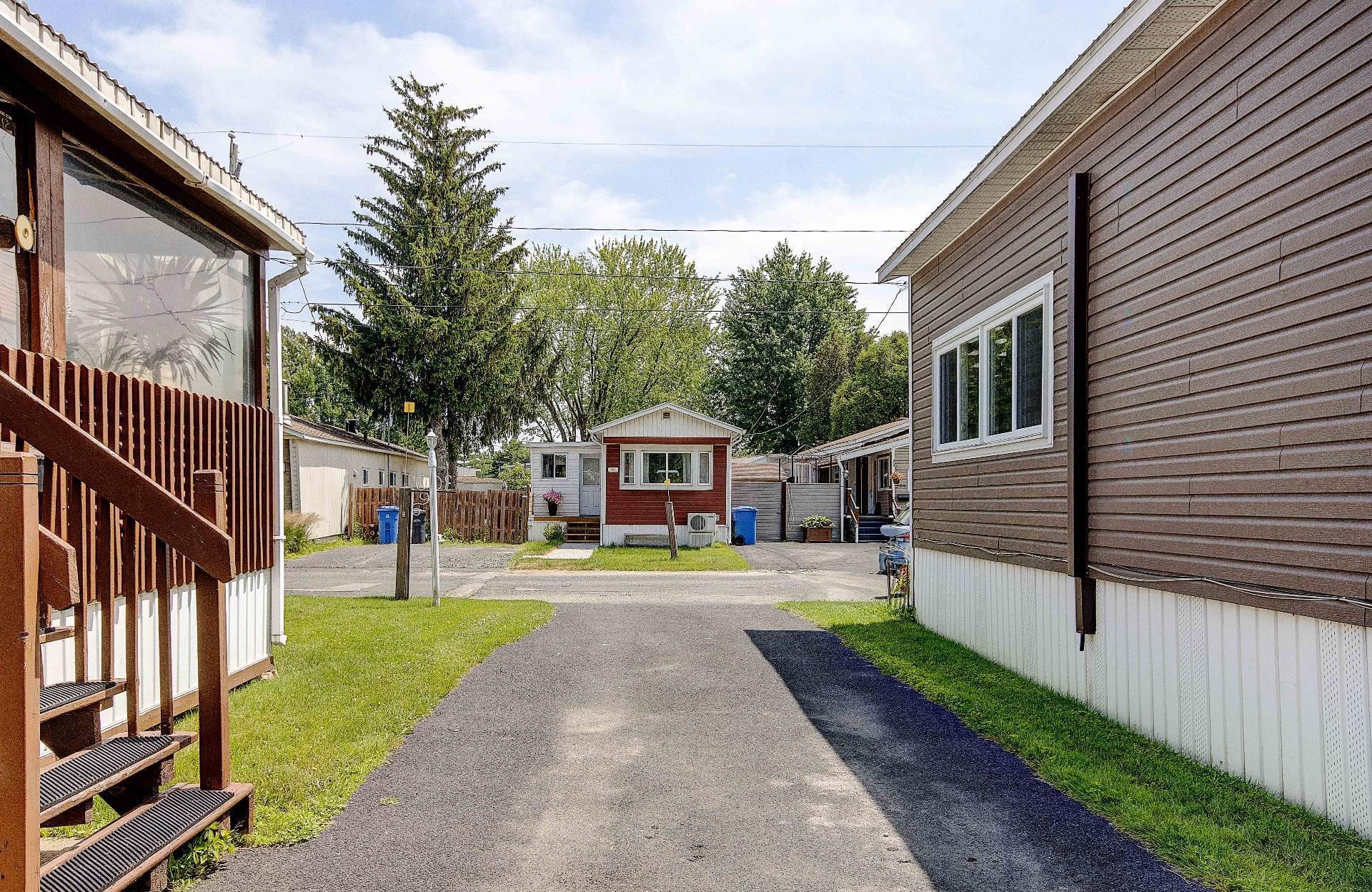 









3950


Boul. Sir-Wilfrid-Laurier

, 300,
Longueuil (Saint-Hubert),




QC
J3Y5Y9

