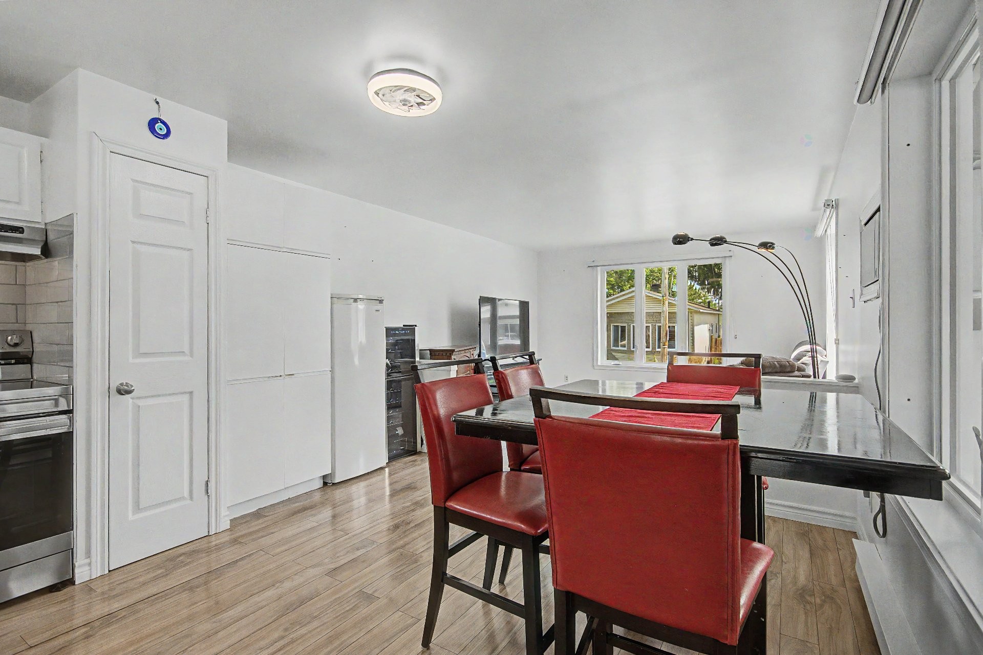 









3950


Boul. Sir-Wilfrid-Laurier

, 300,
Longueuil (Saint-Hubert),




QC
J3Y5Y9

