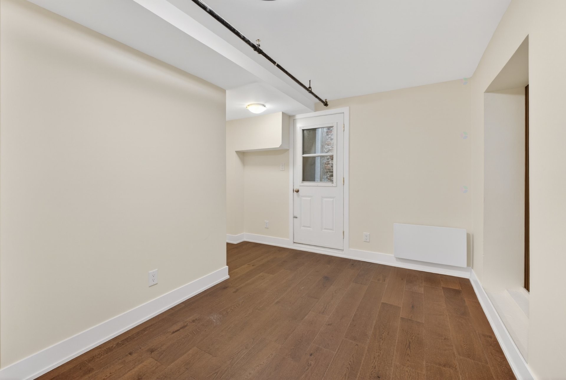 









1425Z


Rue Montcalm

,
Montréal (Ville-Marie),




QC
H2L3G9


