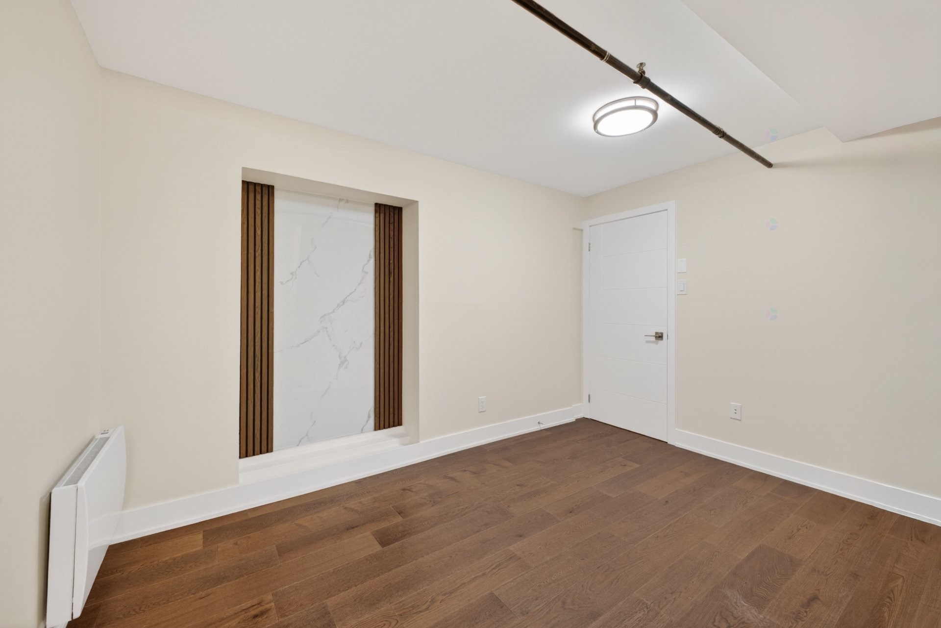 









1425Z


Rue Montcalm

,
Montréal (Ville-Marie),




QC
H2L3G9

