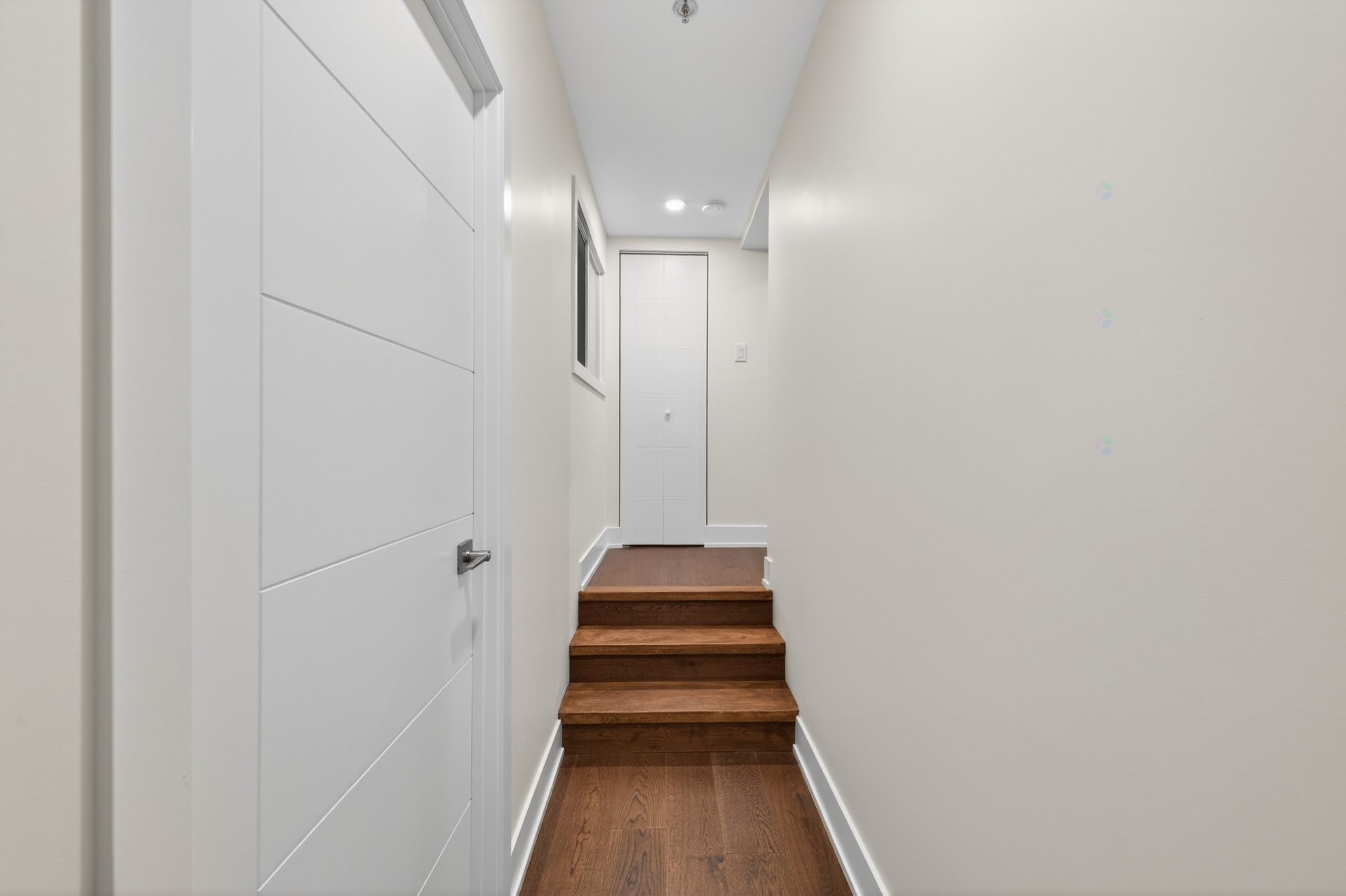 









1425Z


Rue Montcalm

,
Montréal (Ville-Marie),




QC
H2L3G9

