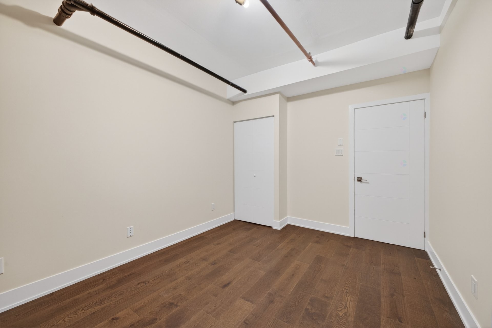 









1425Z


Rue Montcalm

,
Montréal (Ville-Marie),




QC
H2L3G9

