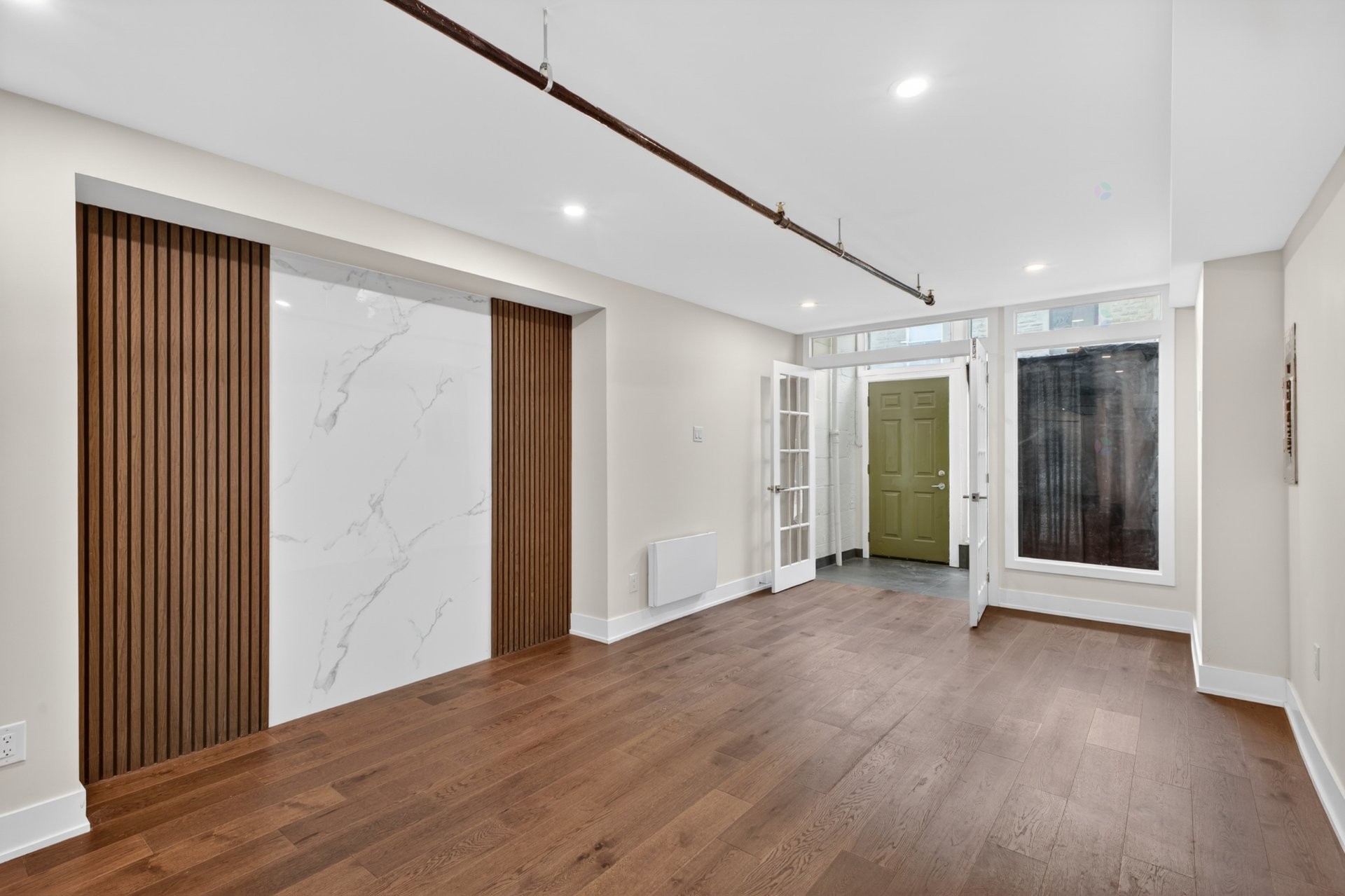 









1425Z


Rue Montcalm

,
Montréal (Ville-Marie),




QC
H2L3G9

