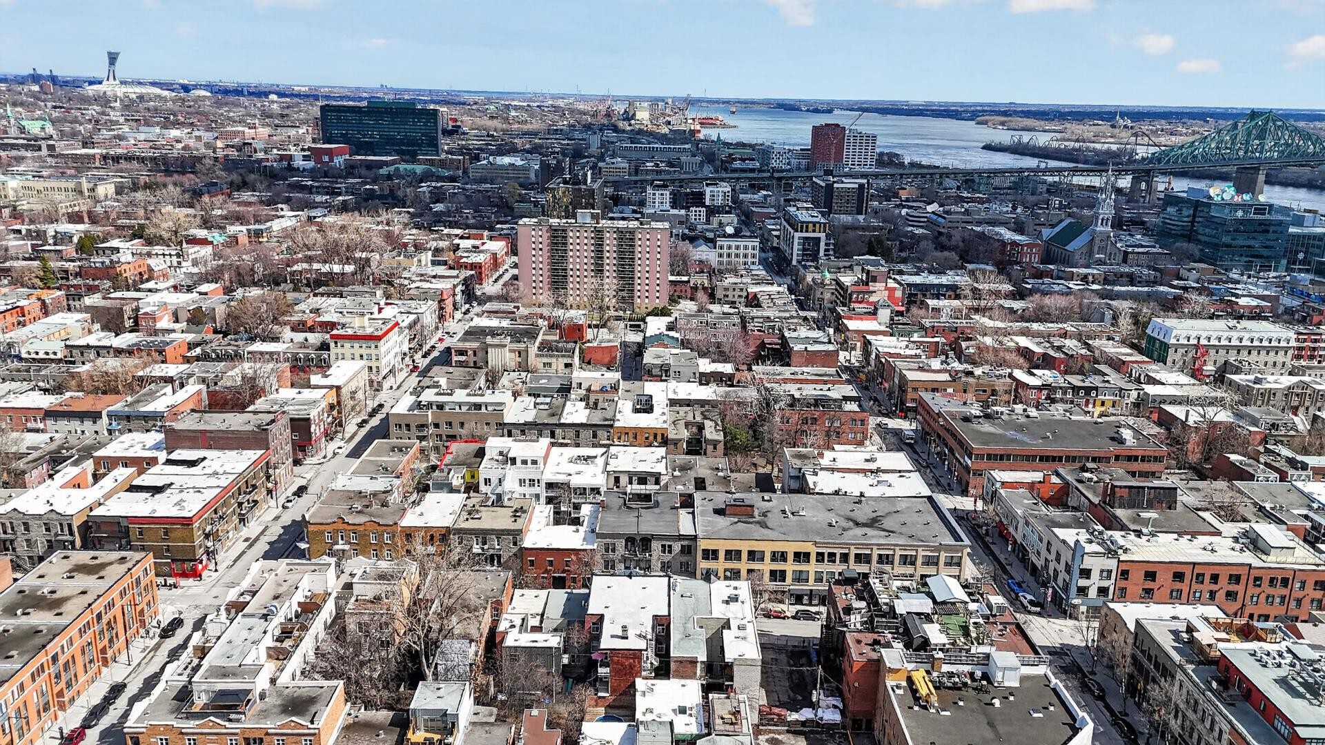 









1425Z


Rue Montcalm

,
Montréal (Ville-Marie),




QC
H2L3G9

