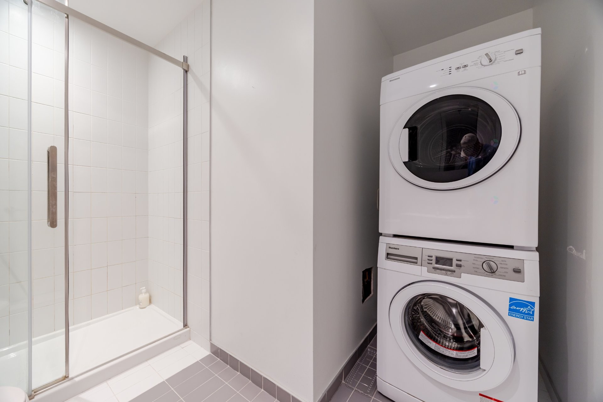 









2117


Rue Tupper

, 1405,
Montréal (Ville-Marie),




QC
H3H0B2

