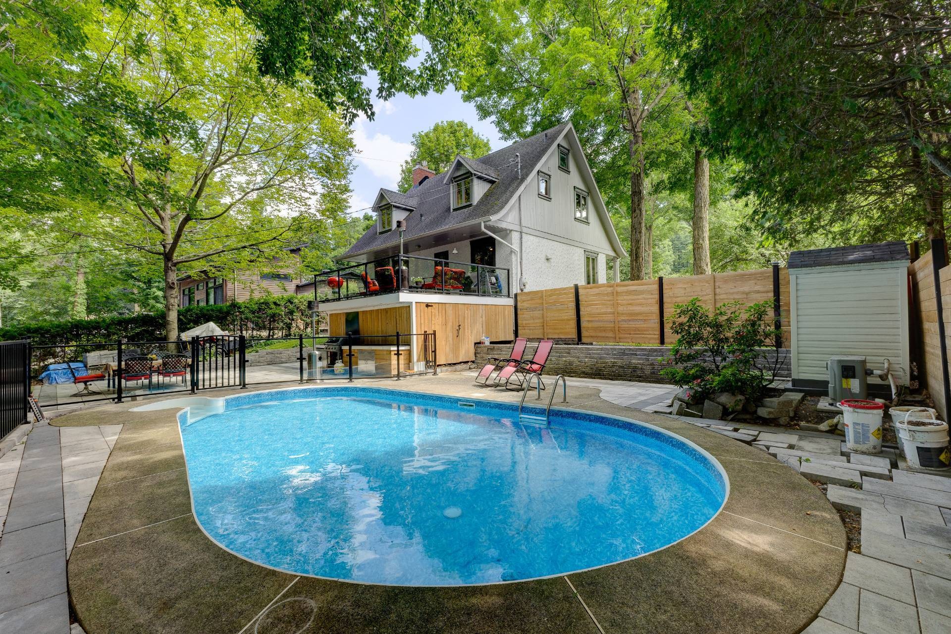 









21


Rue du Belvédère

,
Sainte-Julie,




QC
J3E3M4

