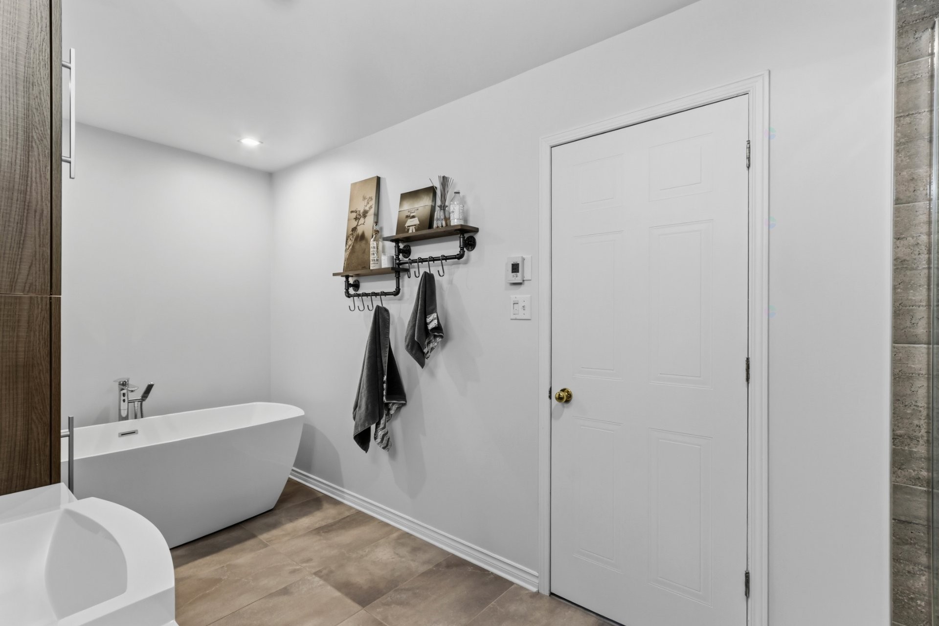









305


Rue de la Providence

,
Sainte-Catherine,




QC
J5C2A6

