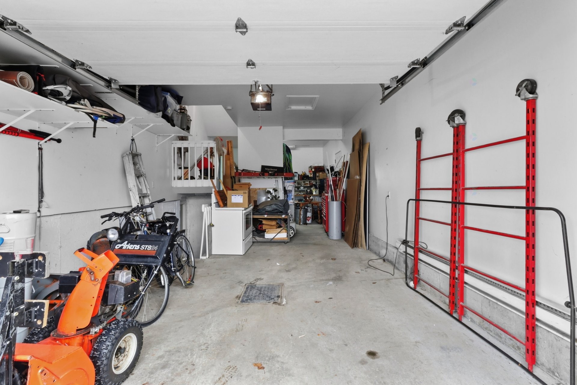 









305


Rue de la Providence

,
Sainte-Catherine,




QC
J5C2A6

