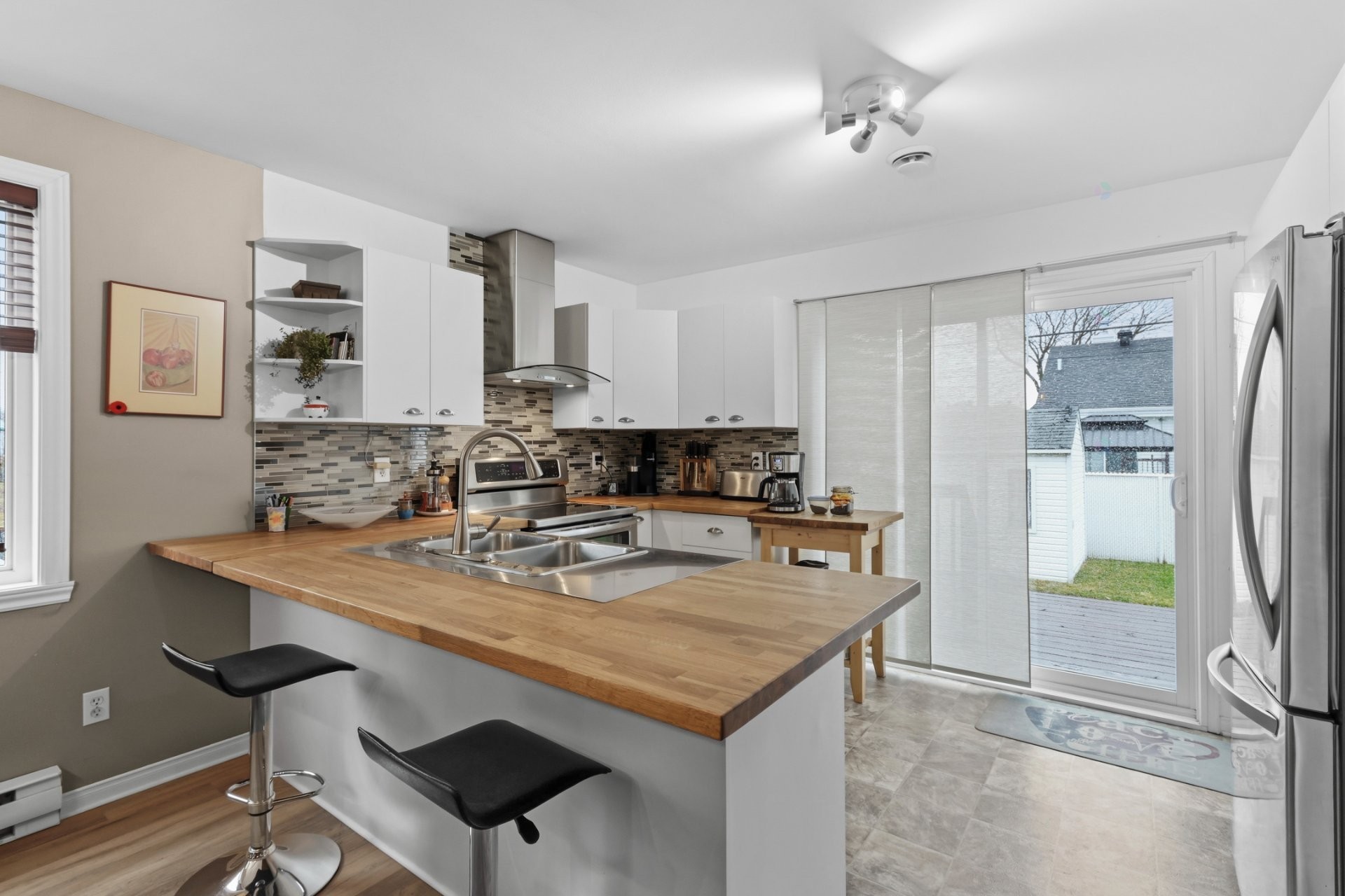









305


Rue de la Providence

,
Sainte-Catherine,




QC
J5C2A6

