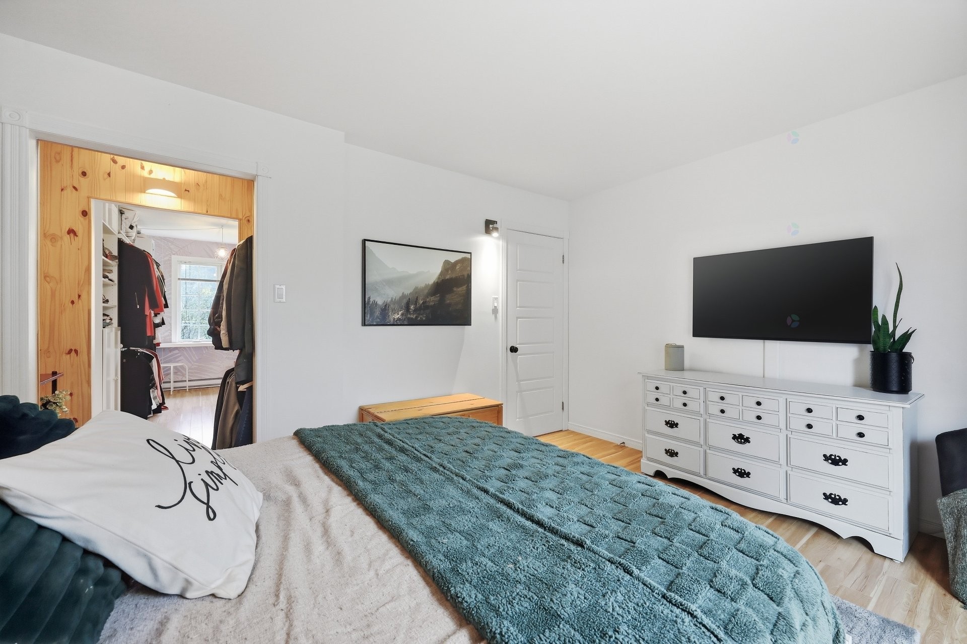 









1805


Ch. des Patriotes

,
Saint-Ours,




QC
J0G1P0


