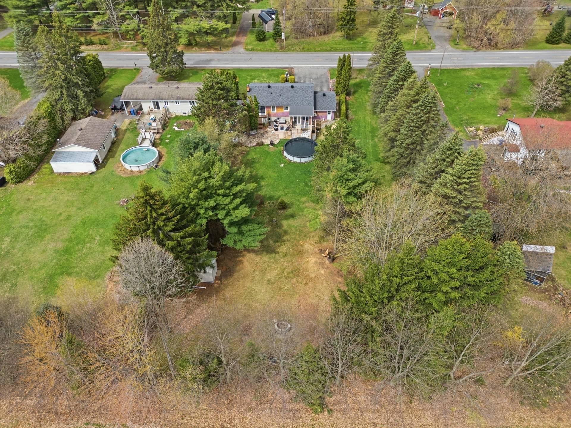 









1805


Ch. des Patriotes

,
Saint-Ours,




QC
J0G1P0

