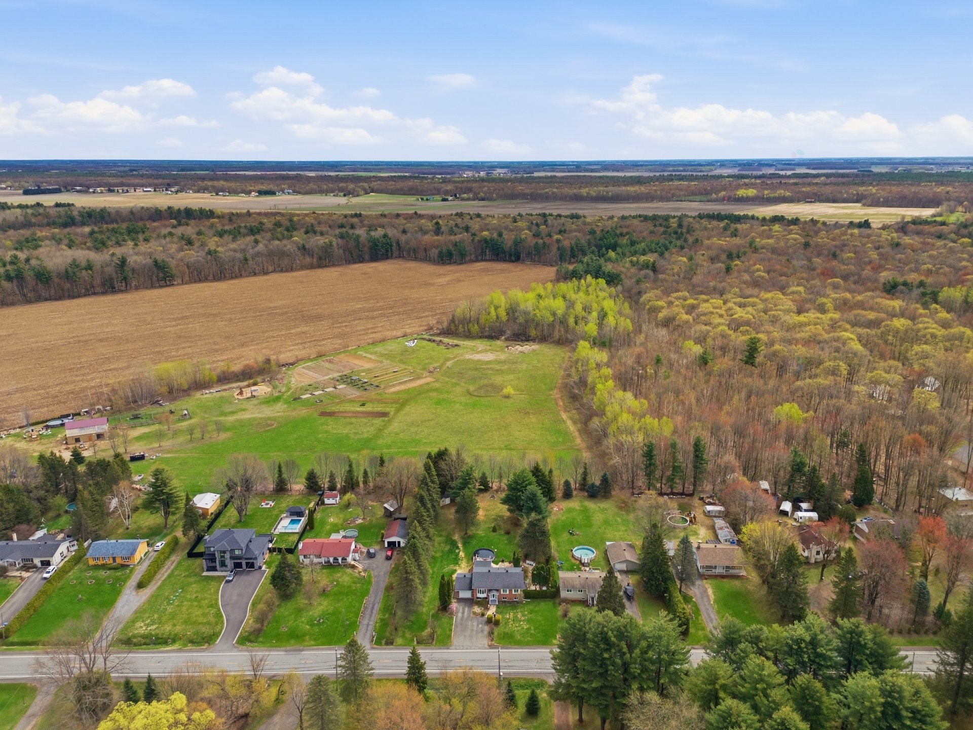









1805


Ch. des Patriotes

,
Saint-Ours,




QC
J0G1P0

