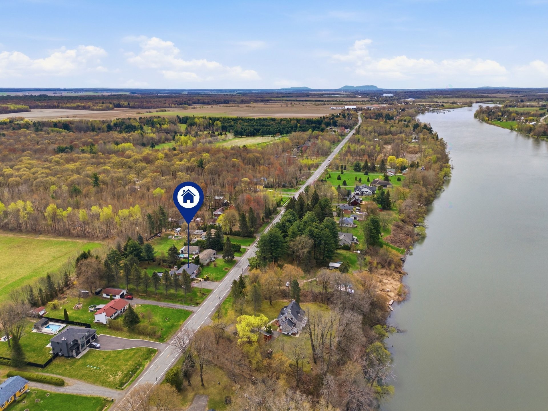 









1805


Ch. des Patriotes

,
Saint-Ours,




QC
J0G1P0

