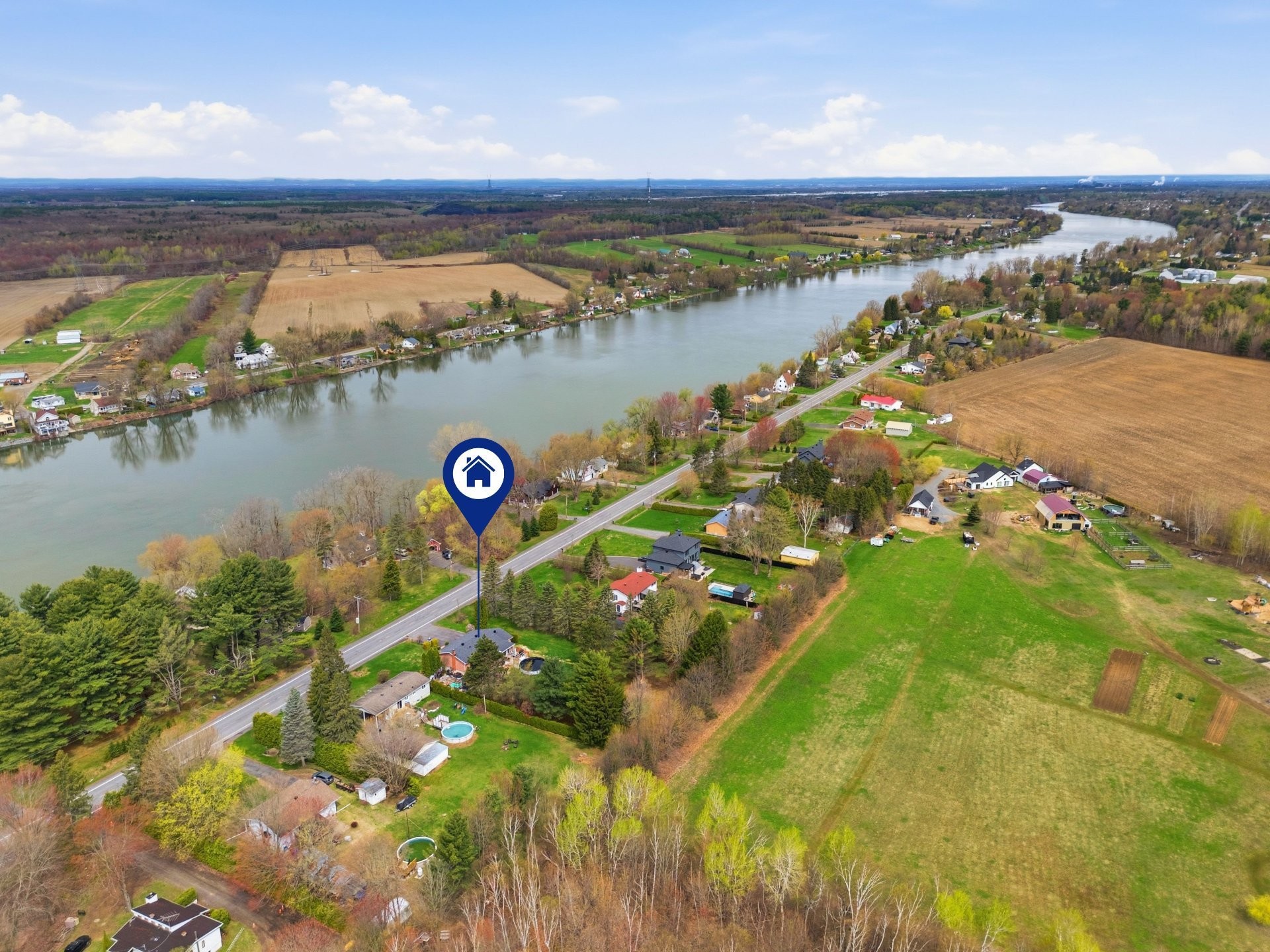 









1805


Ch. des Patriotes

,
Saint-Ours,




QC
J0G1P0

