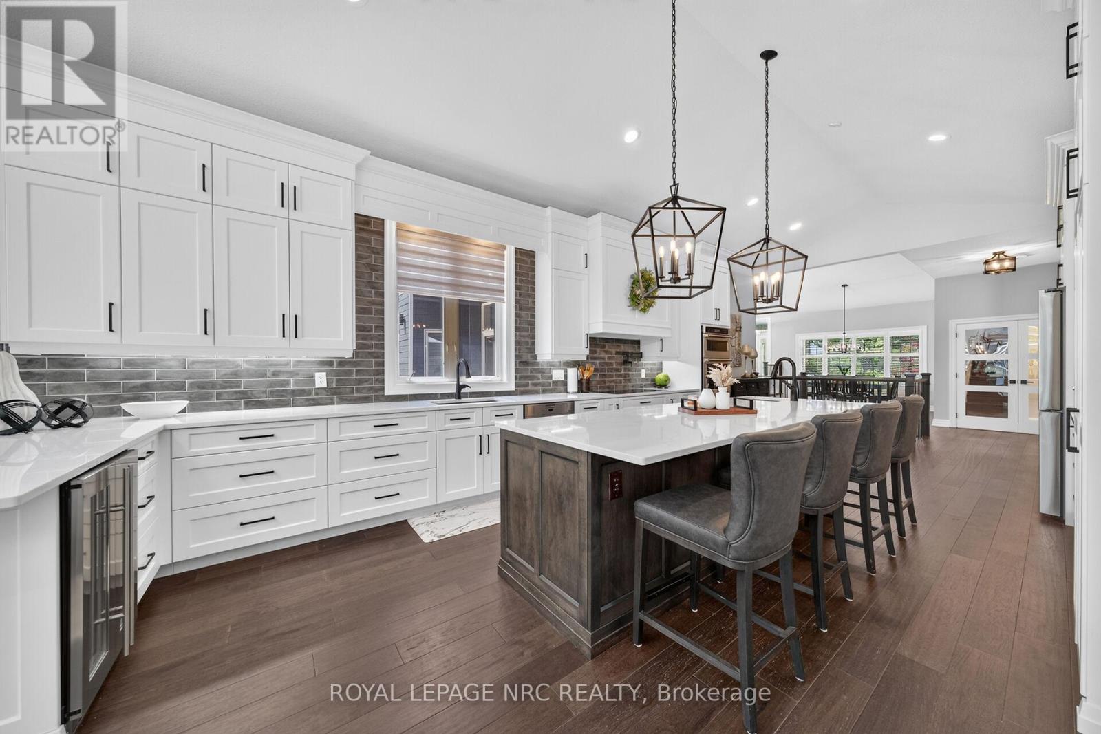 












410 KINGSWAY ROAD

,
Welland (Dain City),




Ontario
L3B6A8

