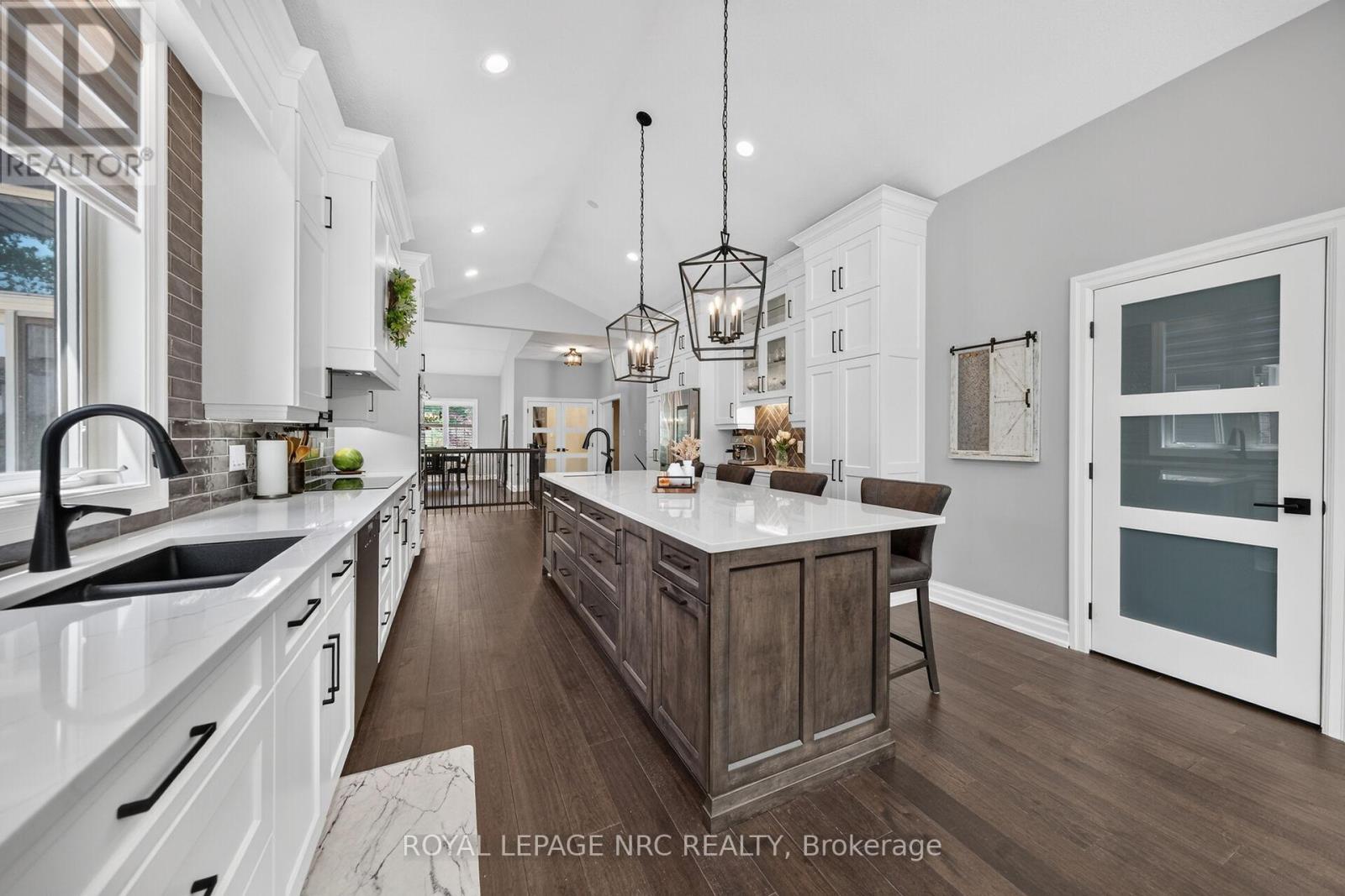 












410 KINGSWAY ROAD

,
Welland (Dain City),




Ontario
L3B6A8

