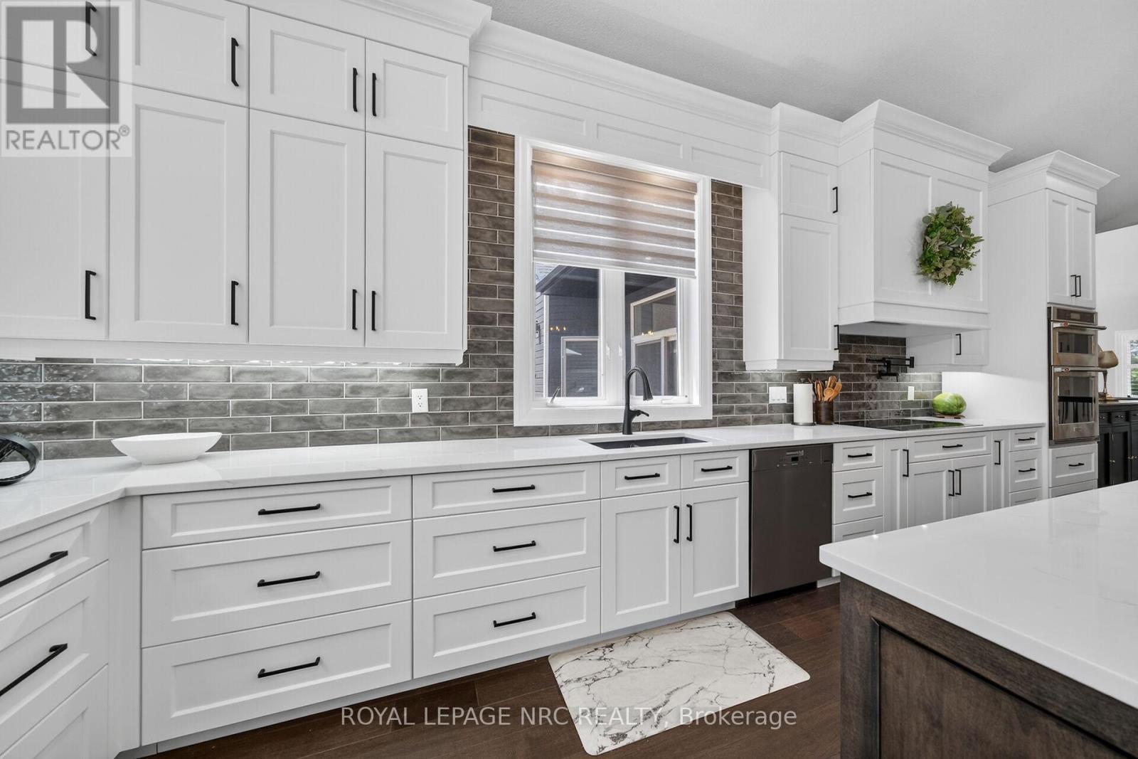 












410 KINGSWAY ROAD

,
Welland (Dain City),




Ontario
L3B6A8

