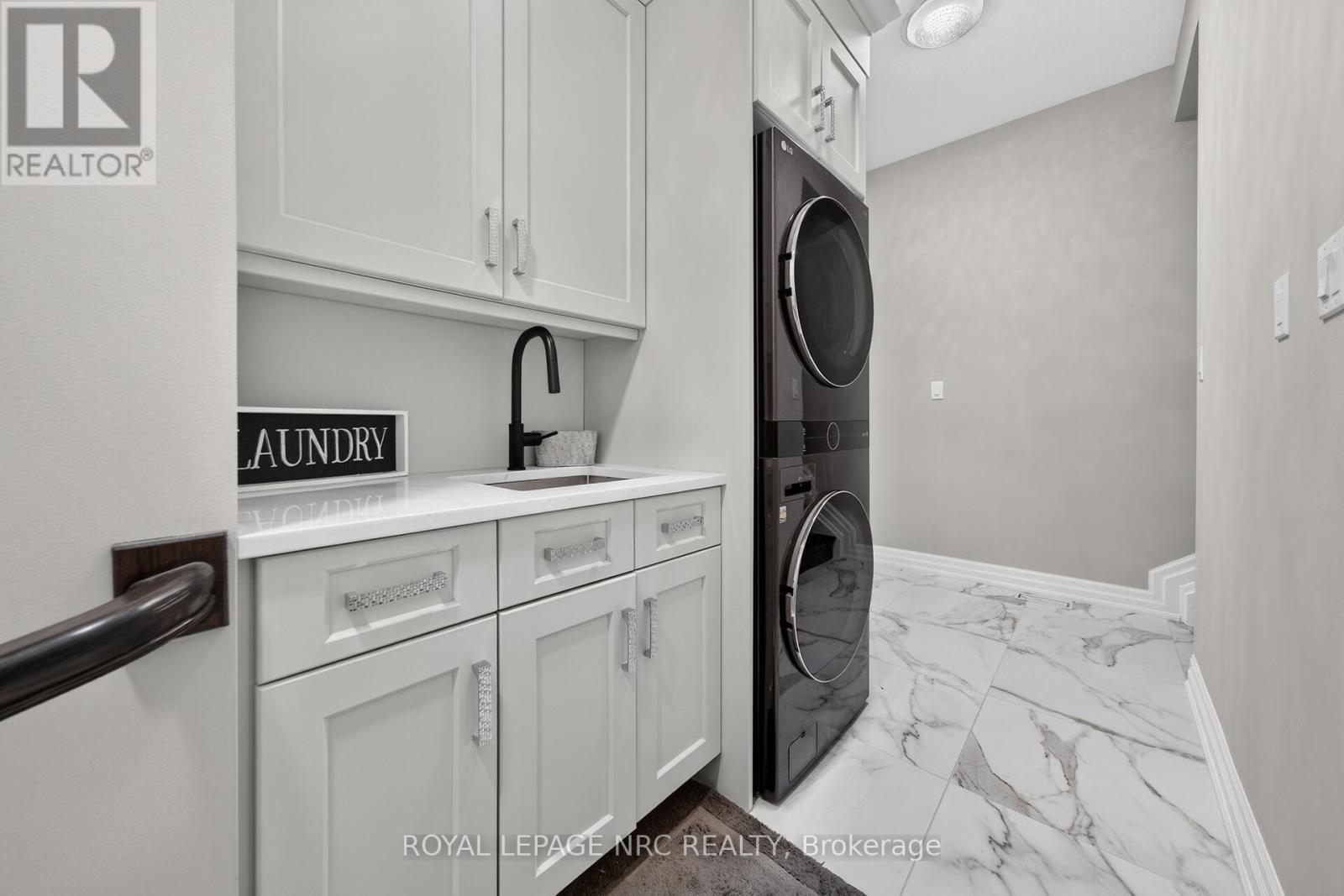 












410 KINGSWAY ROAD

,
Welland (Dain City),




Ontario
L3B6A8

