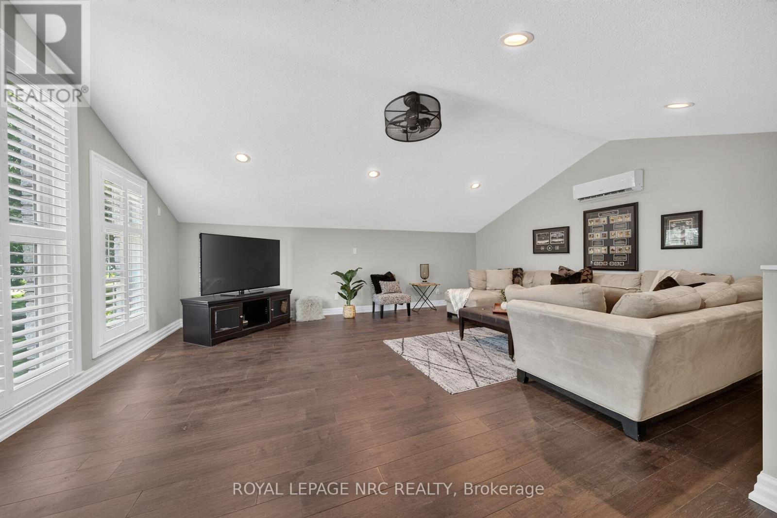 












410 KINGSWAY ROAD

,
Welland (Dain City),




Ontario
L3B6A8


