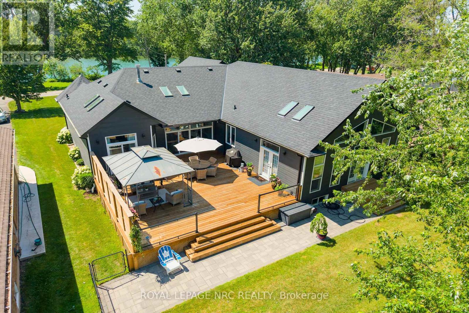 












410 KINGSWAY ROAD

,
Welland (Dain City),




Ontario
L3B6A8

