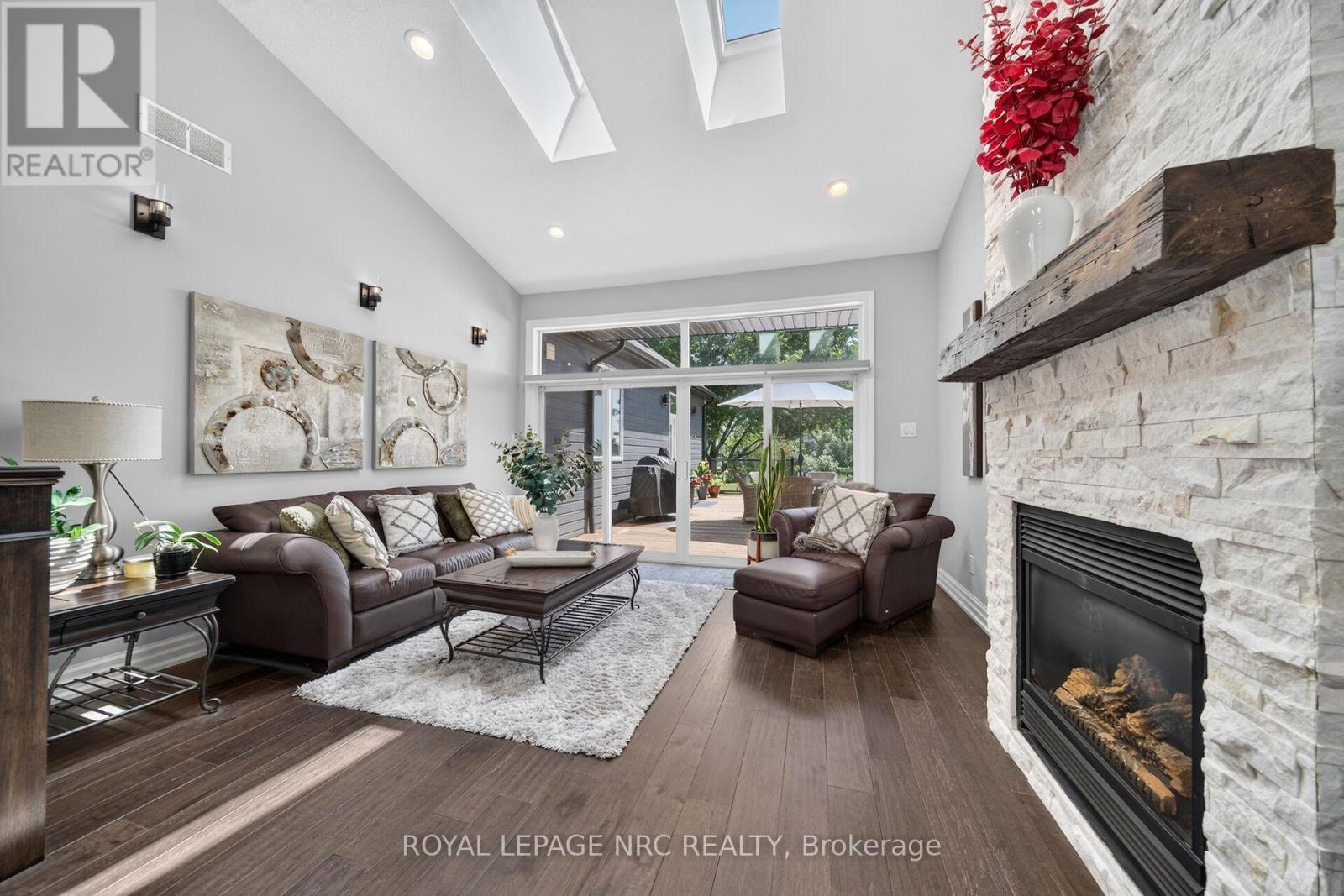 












410 KINGSWAY ROAD

,
Welland (Dain City),




Ontario
L3B6A8

