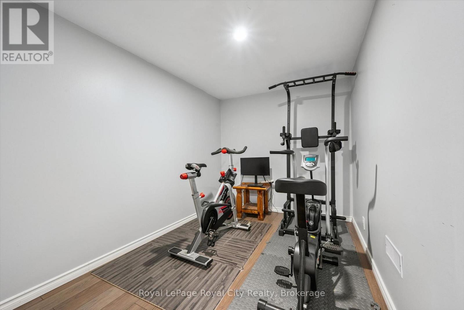 












300 AUDEN ROAD

,
Guelph (Grange Road),




Ontario
N1E6S3

