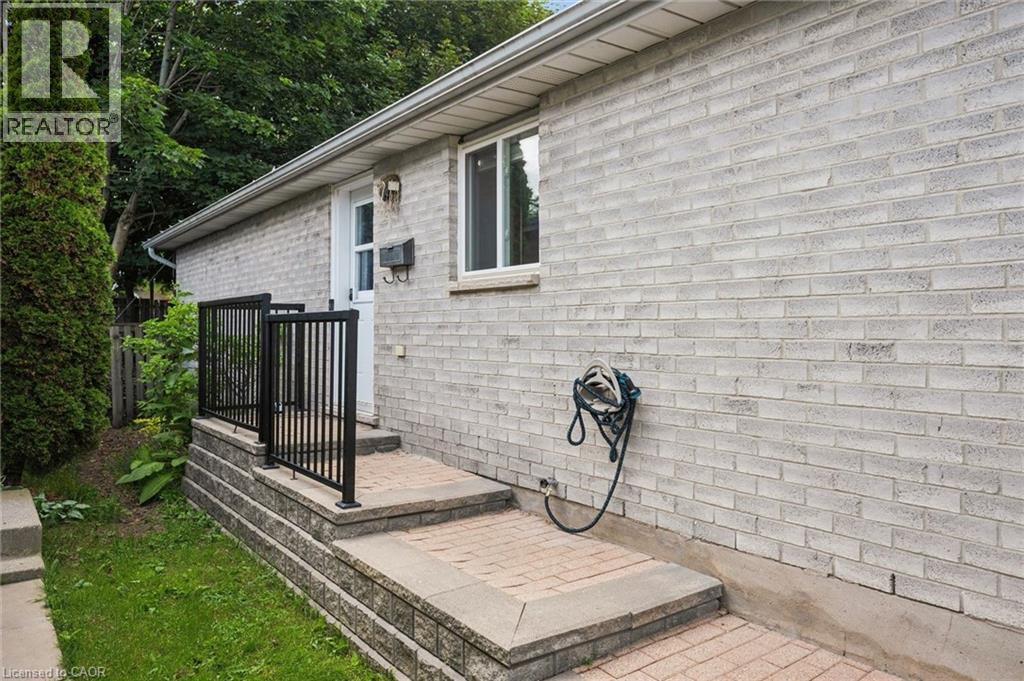 












300 AUDEN Road

,
Guelph,




Ontario
N1E6S3

