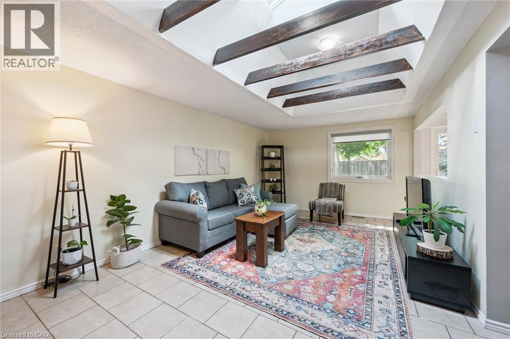 












300 AUDEN Road

,
Guelph,




Ontario
N1E6S3

