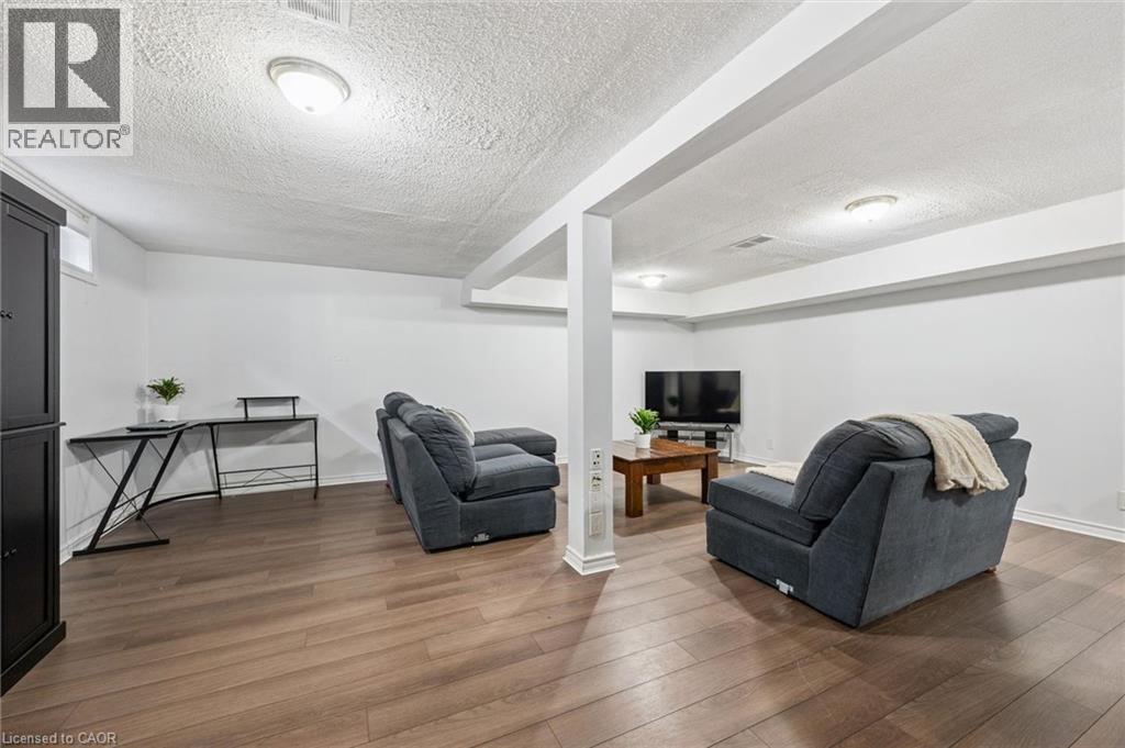












300 AUDEN Road

,
Guelph,




Ontario
N1E6S3

