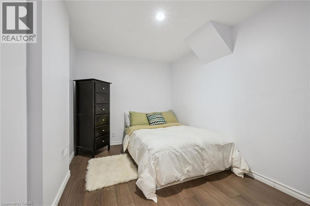 












300 AUDEN Road

,
Guelph,




Ontario
N1E6S3

