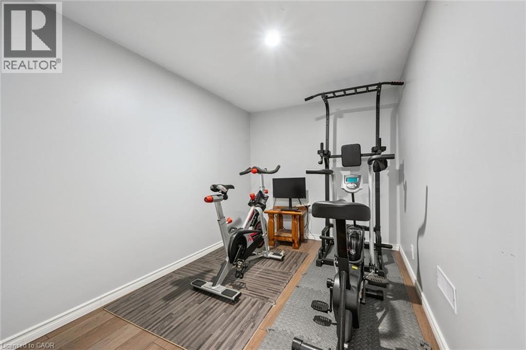 












300 AUDEN Road

,
Guelph,




Ontario
N1E6S3


