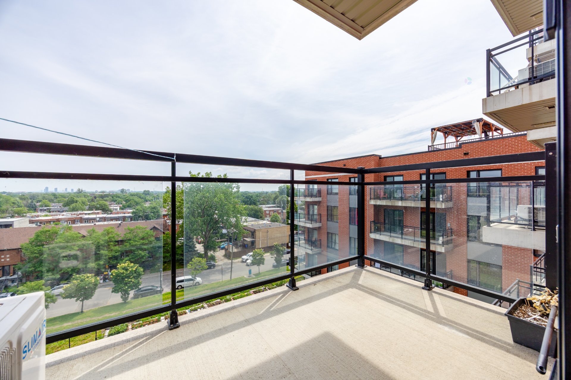 









1601


Rue Viola-Desmond

, 623,
Montréal (LaSalle),




QC
H8N0G2

