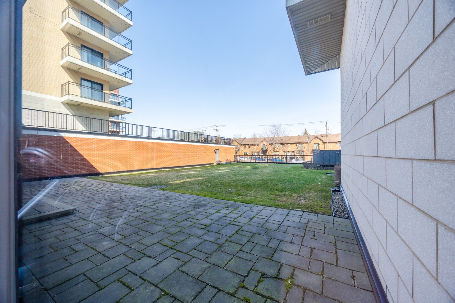 









1601


Rue Viola-Desmond

, 623,
Montréal (LaSalle),




QC
H8N0G2

