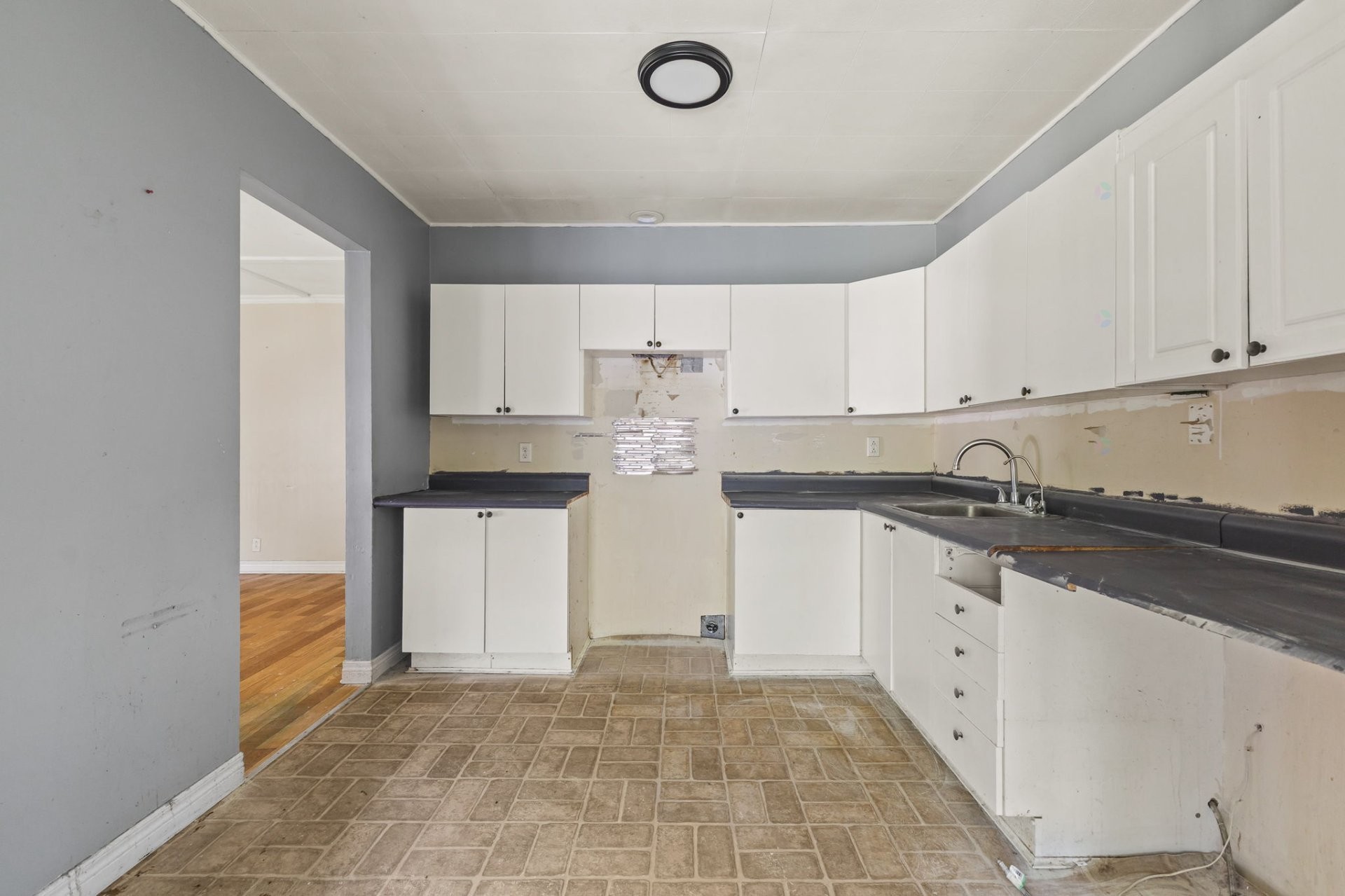 









100


Av. des Tourterelles

,
Pontiac,




QC
J0X2G0

