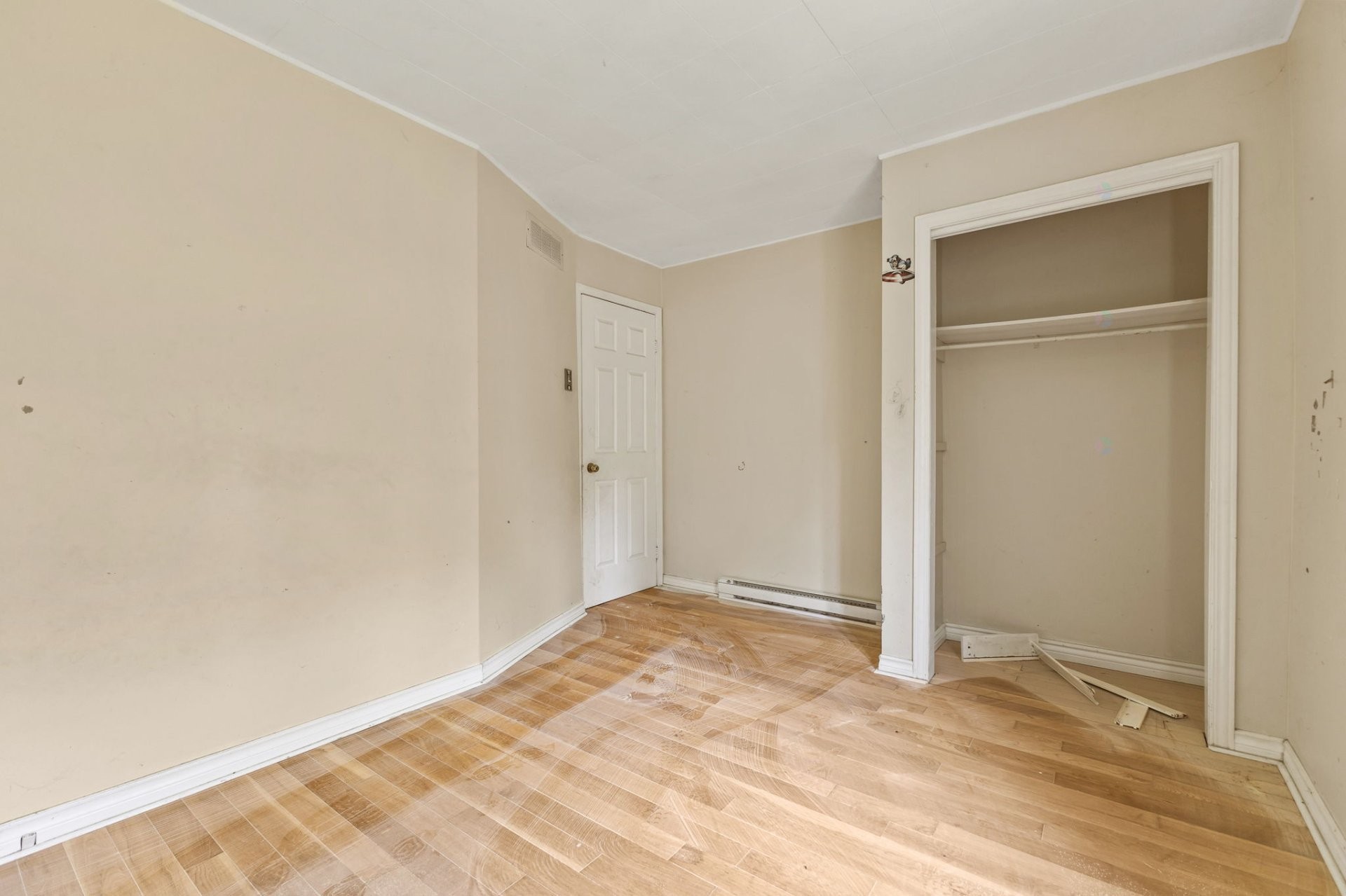 









100


Av. des Tourterelles

,
Pontiac,




QC
J0X2G0

