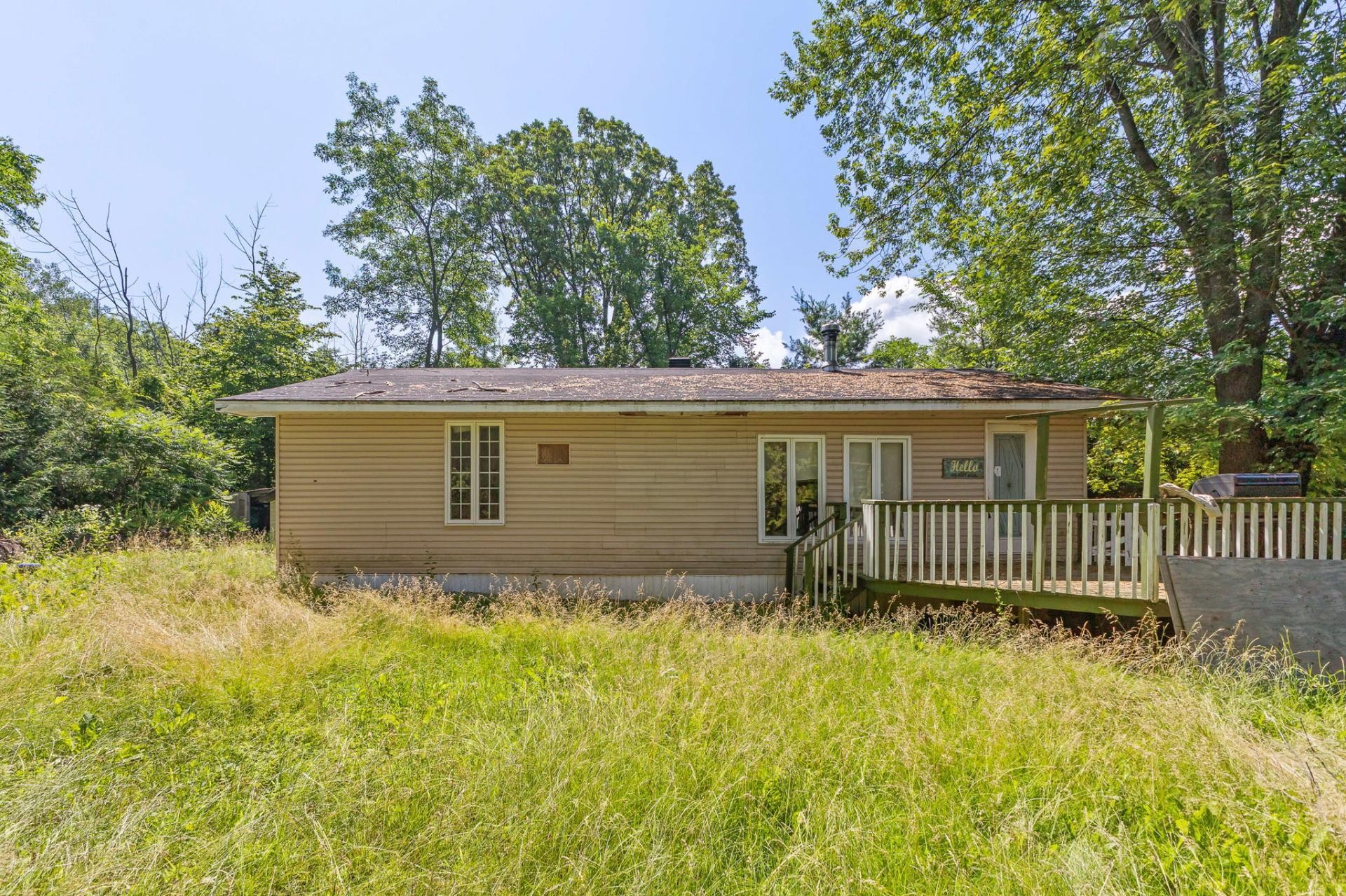 









100


Av. des Tourterelles

,
Pontiac,




QC
J0X2G0

