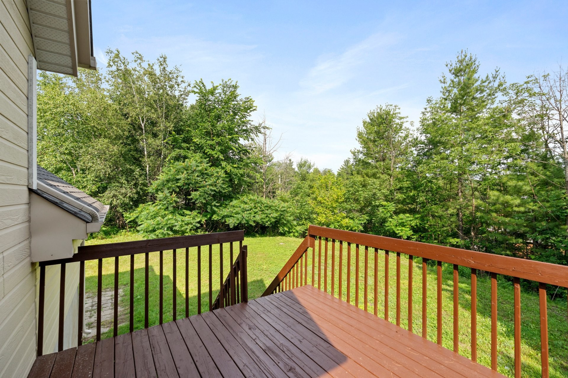 









101

 - 101A


Rue Cynthia

,
Sainte-Sophie,




QC
J5J1V8


