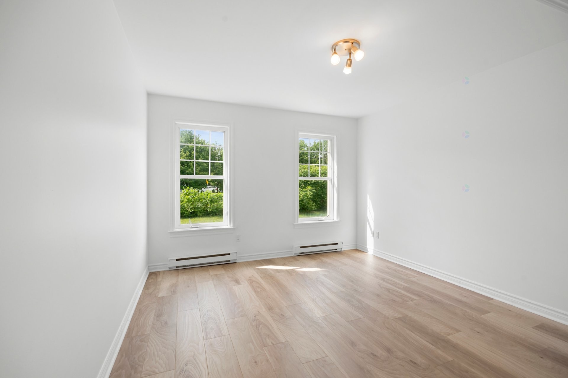 









101

 - 101A


Rue Cynthia

,
Sainte-Sophie,




QC
J5J1V8

