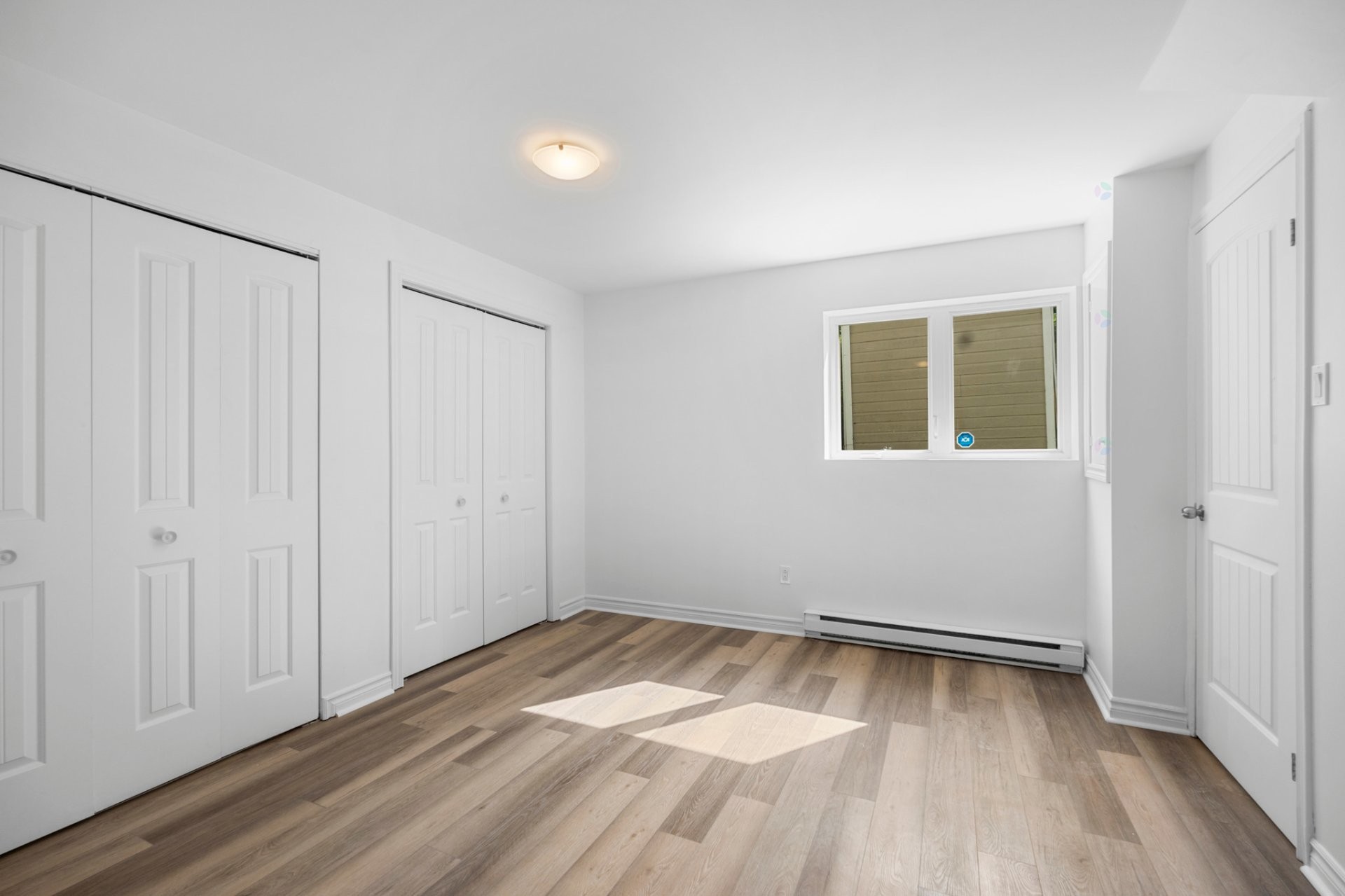 









101

 - 101A


Rue Cynthia

,
Sainte-Sophie,




QC
J5J1V8

