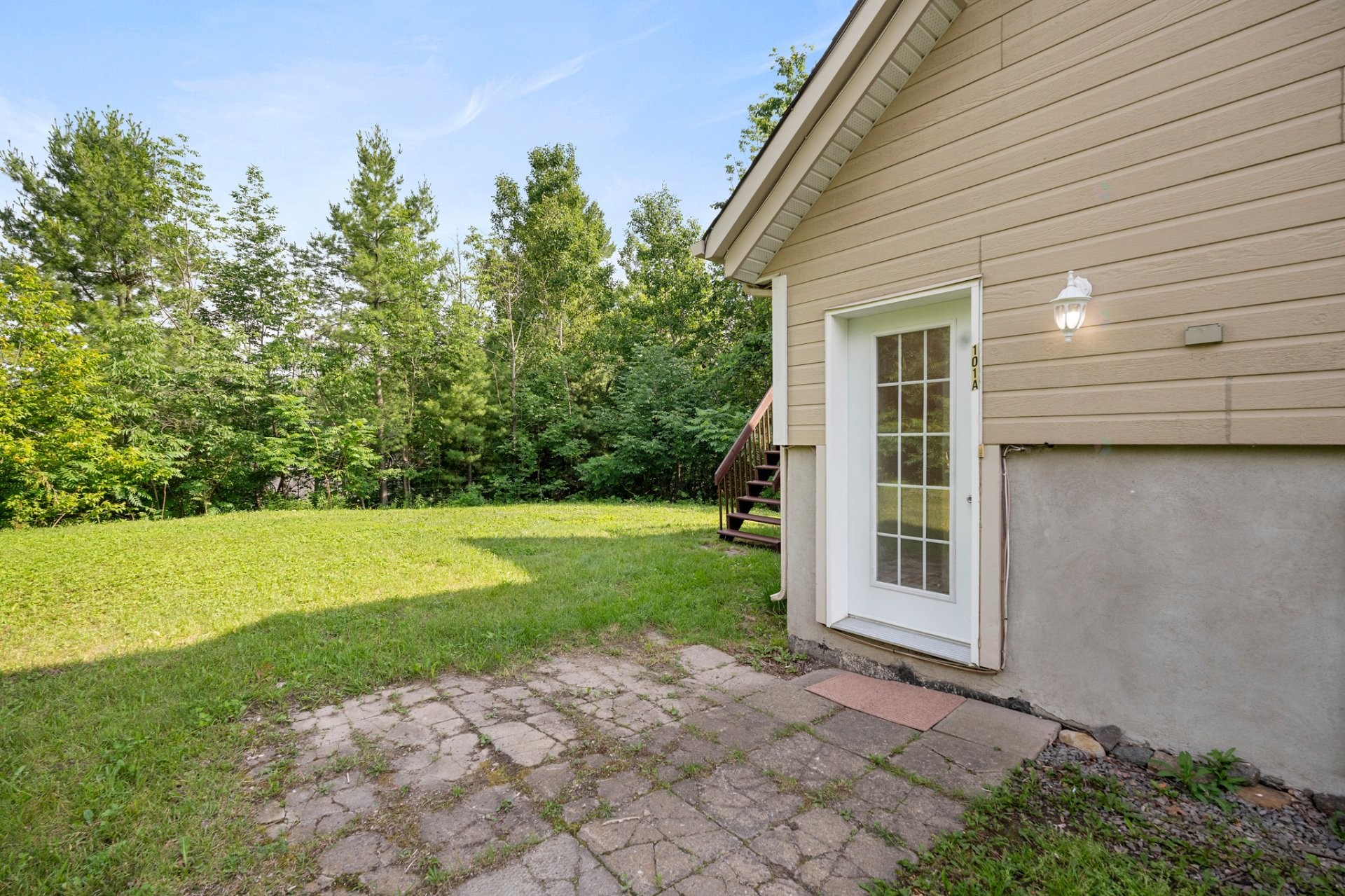 









101

 - 101A


Rue Cynthia

,
Sainte-Sophie,




QC
J5J1V8

